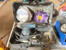 PORTER CABLE SANDER WITH SANDING DISCS.