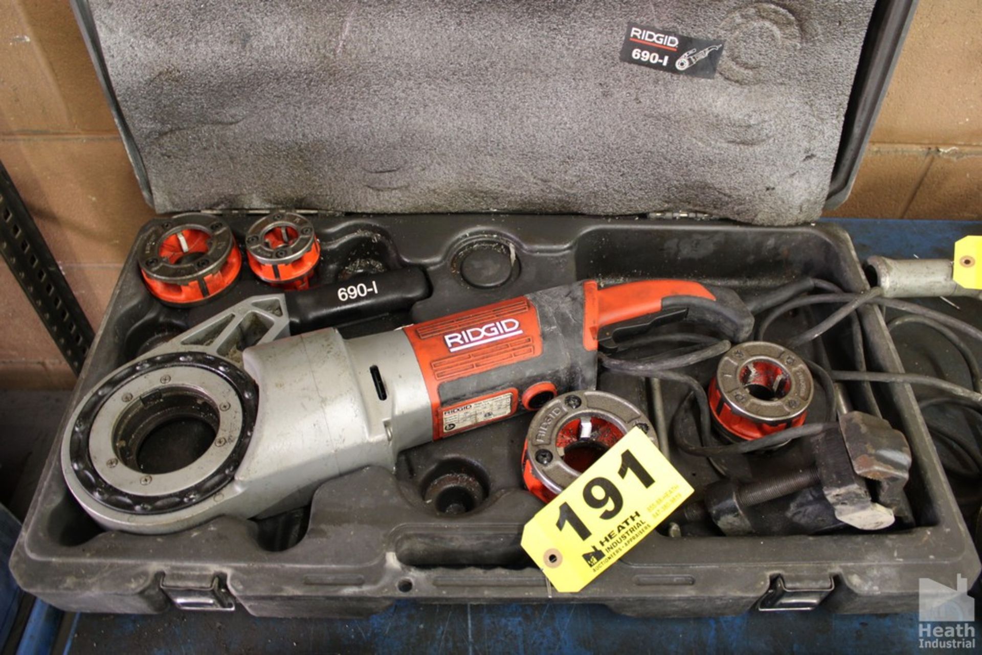 690 Rigid Threader RIDGID 690-1 PORTABLE PIPE THREADER