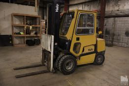YALE MODEL GLP060TCNUAV097 OUTDOOR FORKLIFT, GAS POWERED, 5,500 LB CAPACITY, 145" REACH DUAL FRONT