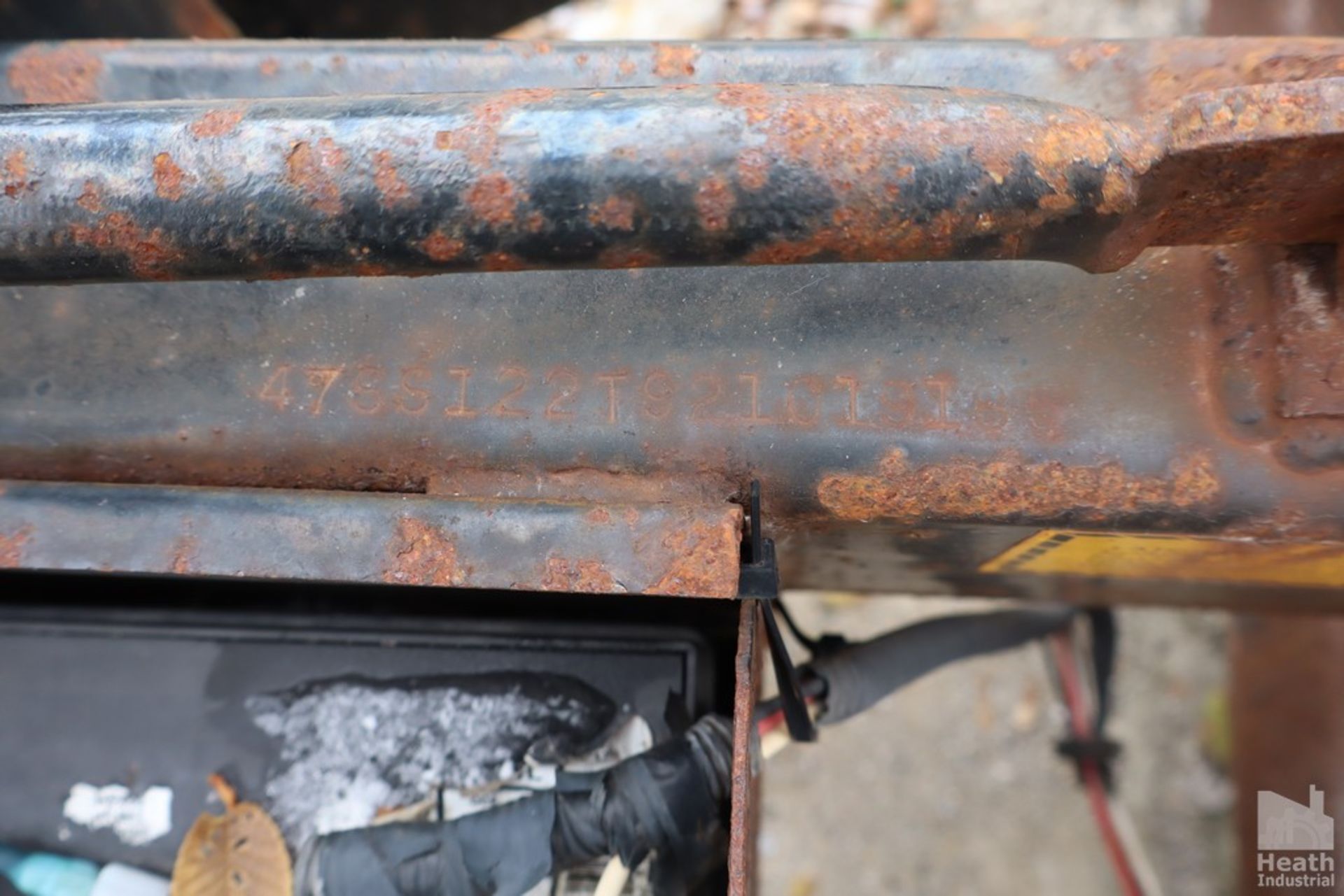 2002 REDI HAUL TANDEM AXLE TILT DECK TRAILER VIN 47SS122T921019185, WOOD DECK WITH STEEL RAMPS 12" X - Image 7 of 7