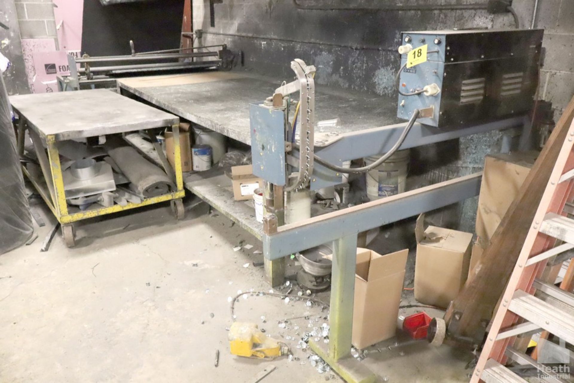 DURO DYNE MODEL FG-1 PINSPOTTER WITH 48" INSULATION CUTTER