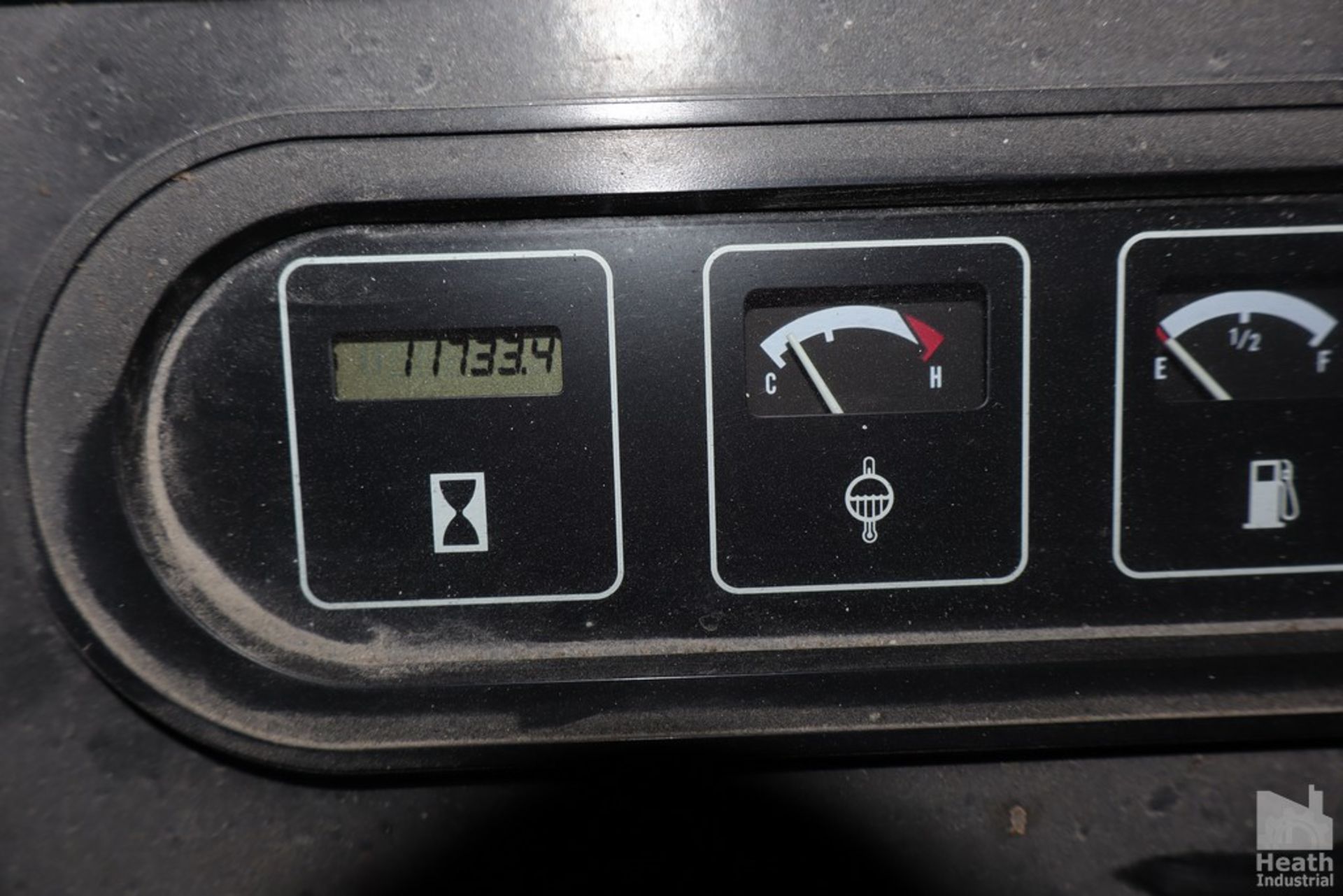 YALE MODEL GLP060TCNUAV097 OUTDOOR FORKLIFT, GAS POWERED, 5,500 LB CAPACITY, 145" REACH DUAL FRONT - Image 15 of 15