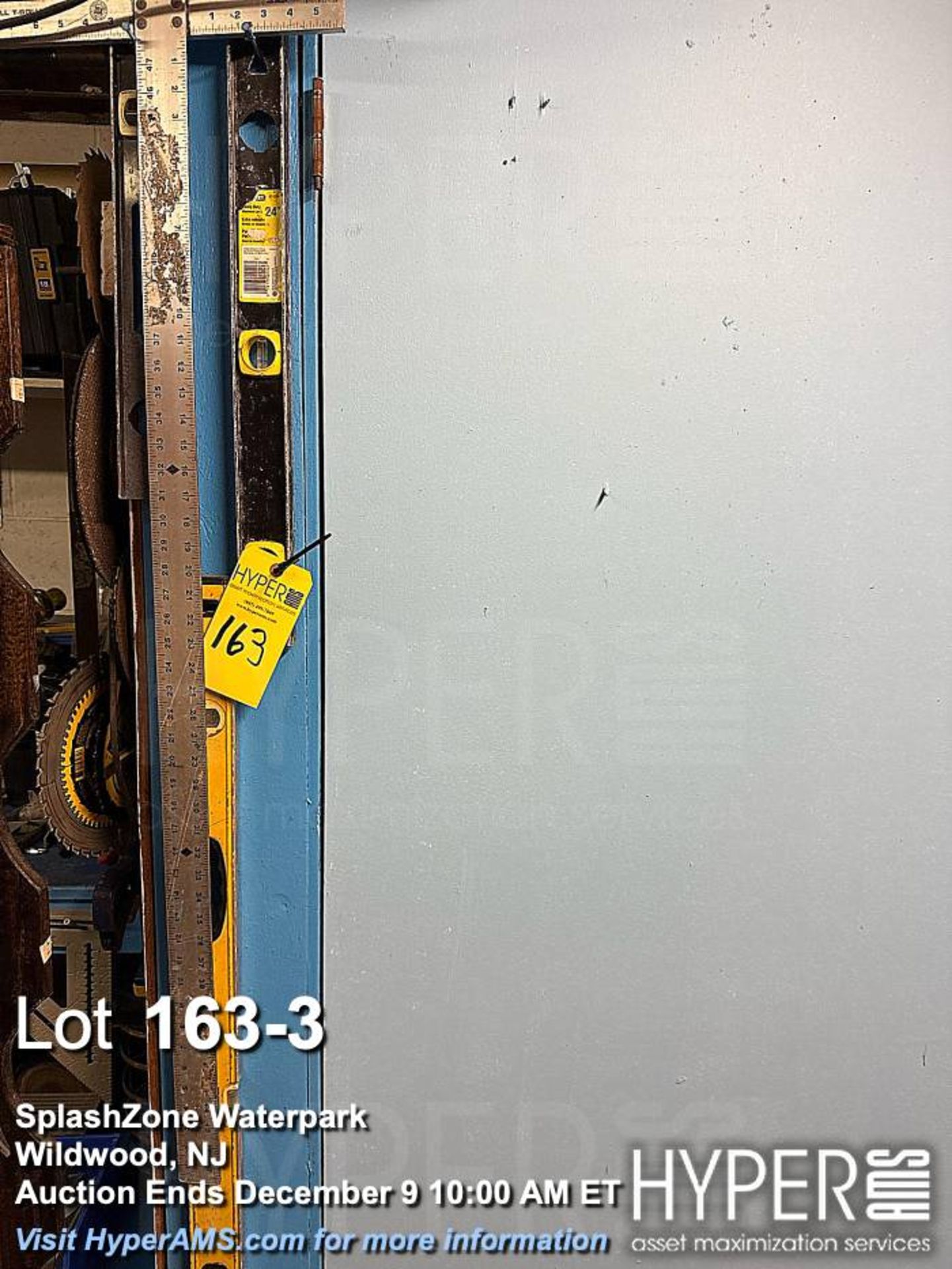 Lot levels and straight edge - Image 3 of 3