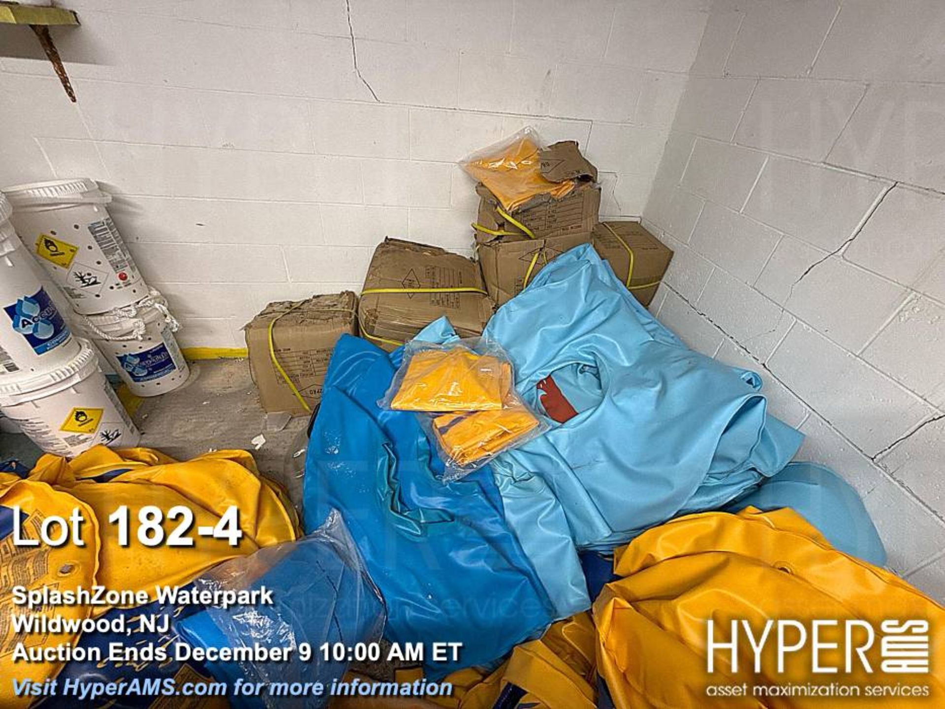 ZPRO ZC8V48 Inflatable Waterpark Tubes, Yellow & Blue, approximately 48 inches in diameter, 2-person - Image 4 of 8