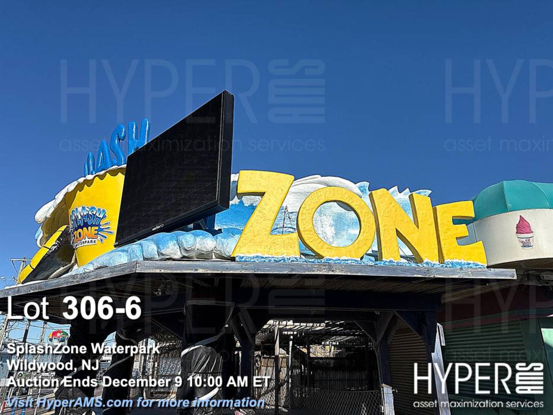 SplashZone Surfer-Dude entry sign, Roof-mounted, overall display approximately 45' linear - Image 4 of 4