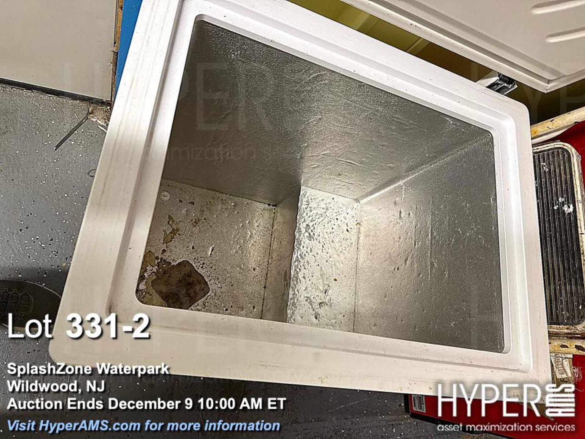 Berg BD157 Chest Freezer, 5.5 Cu Ft Capacity, Serial 2111030333 - Image 2 of 4