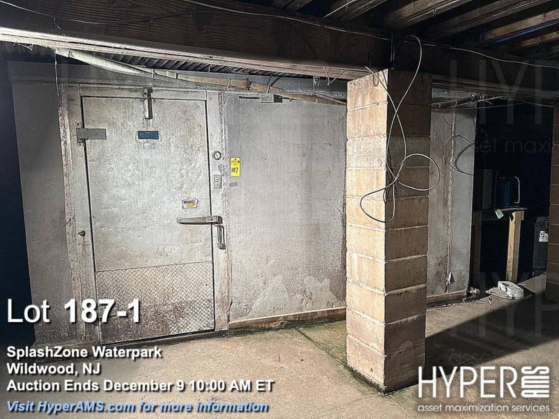 Arctic Walk-In Cooler/ with freezer section, overall 14â€™x8â€™x90â€h, freezer 5â€™x8â€™