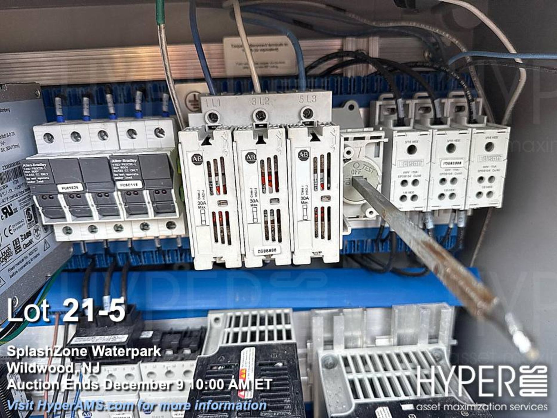 Allen-Bradley PowerFlex 525 Electrical Control Panel with Drives - Image 5 of 5