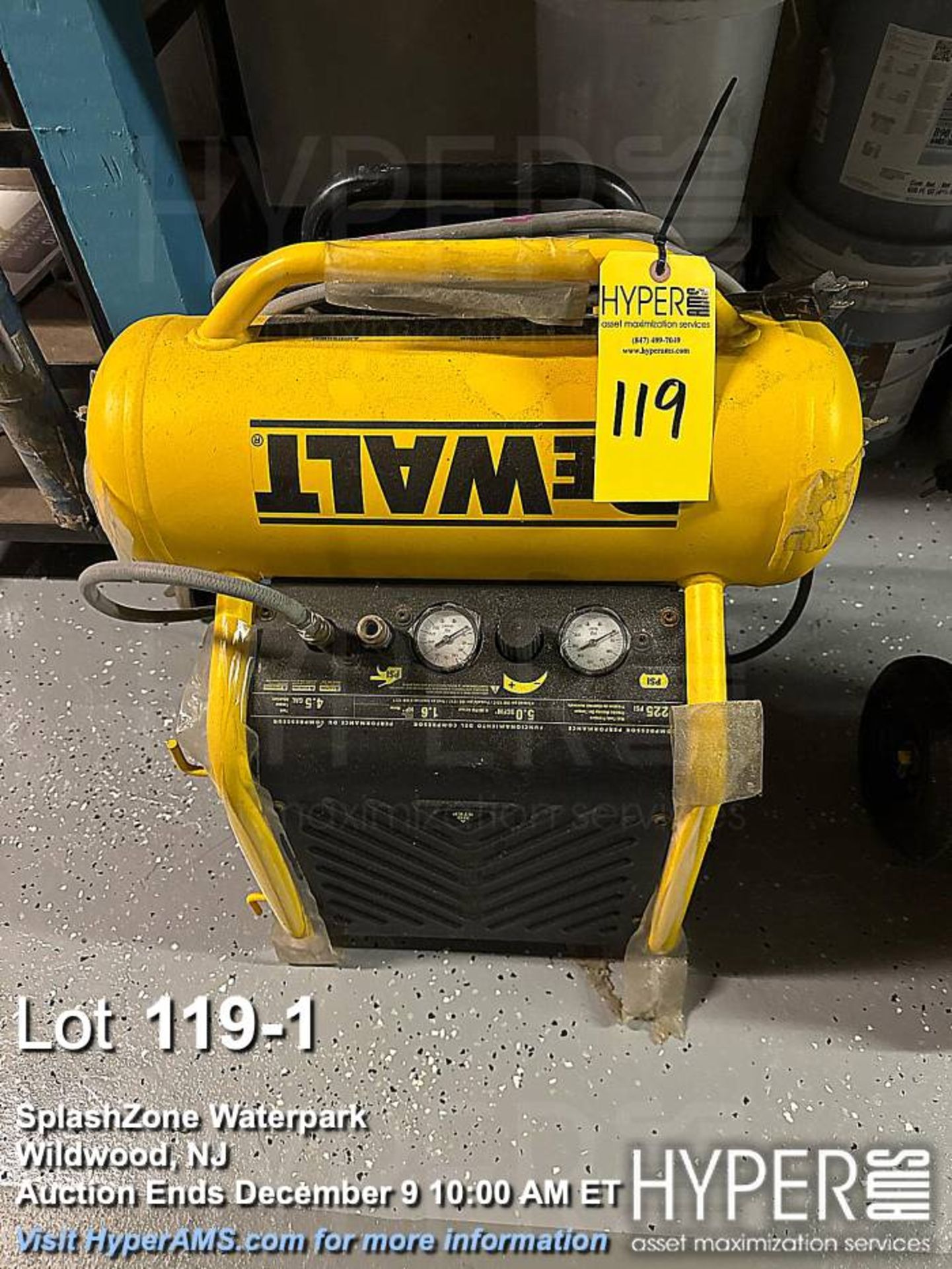 DEWALT D55146 Portable Air Compressor, 4.5 Gal, 200 PSI, 1.6 HP Electric