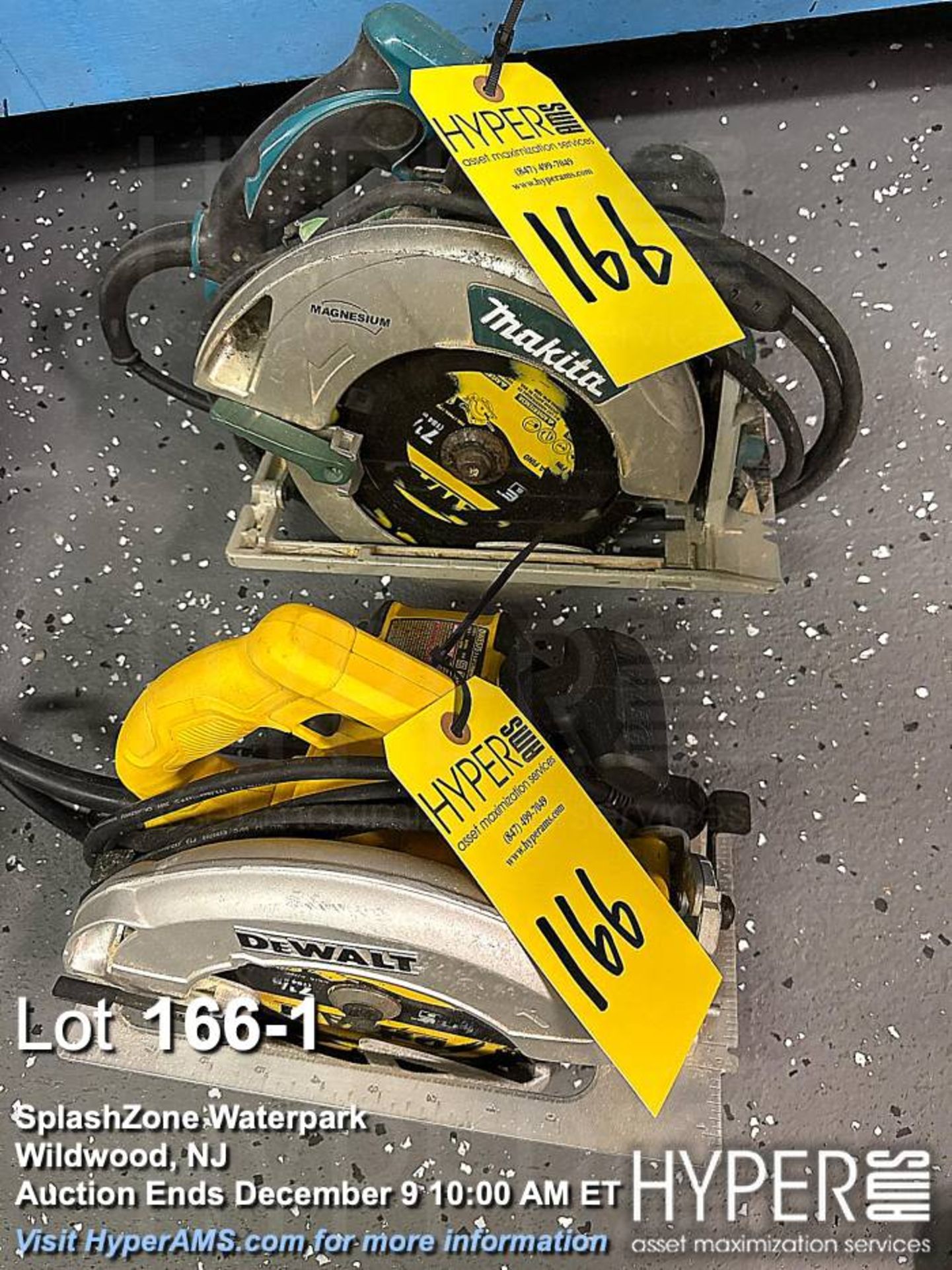 DEWALT DWE575 Circular Saw, 7-1/4", 5200 RPM, Makita 5007MG, 5800 RPM