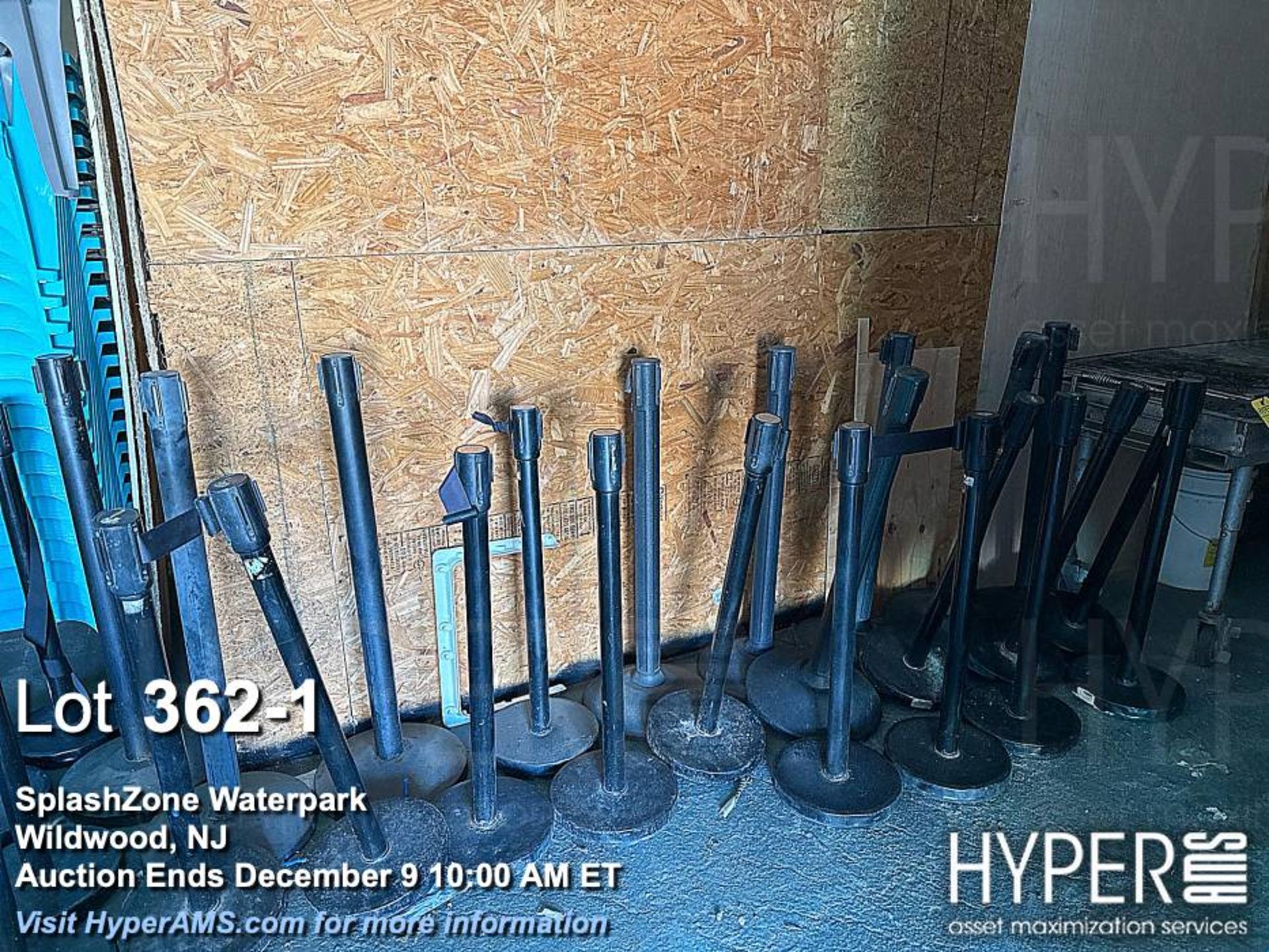 Lot (approx 20) Black Metal Retractable Belt Stanchions