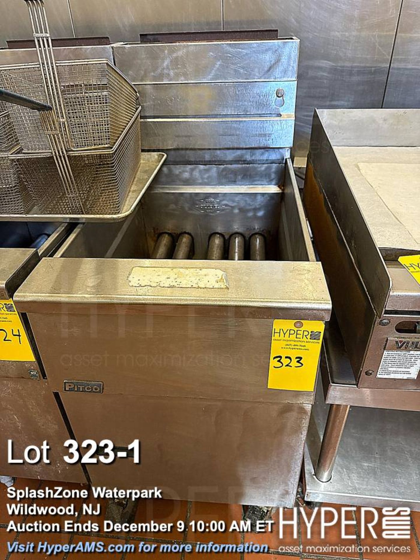 Pitco SG18 Commercial Gas Deep Fryer, 65 lbs, 140,000 BTU/hr