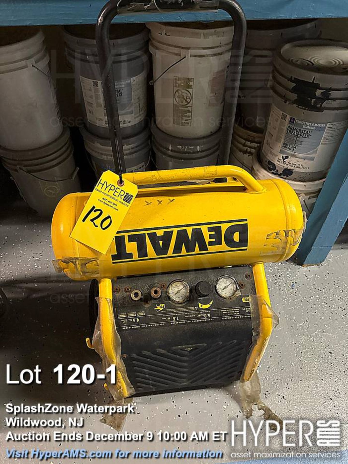 DEWALT D55146 Air Compressor, 4.5 Gal, 225 PSI, 5.0 CFM at 90 PSI