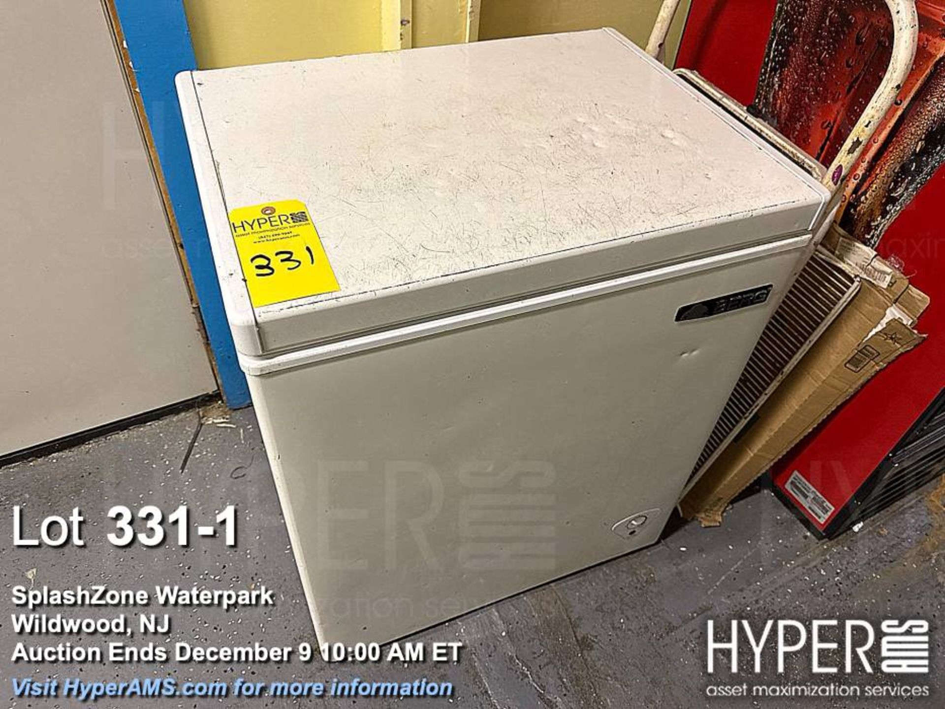 Berg BD157 Chest Freezer, 5.5 Cu Ft Capacity, Serial 2111030333