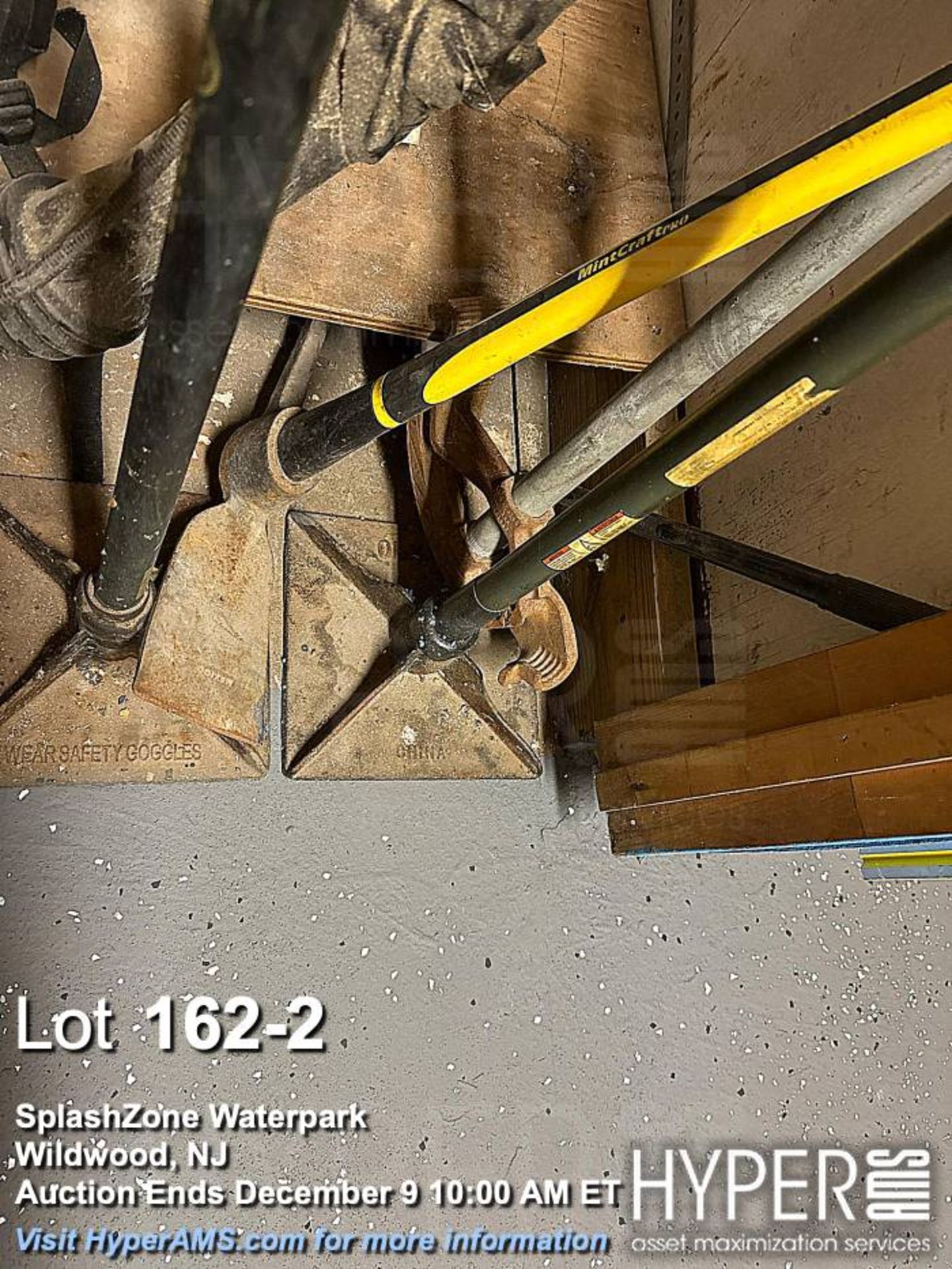 Lot Heavy-Duty Tamper Tool with Steel Head and Wooden/Metal Handle - Image 2 of 2