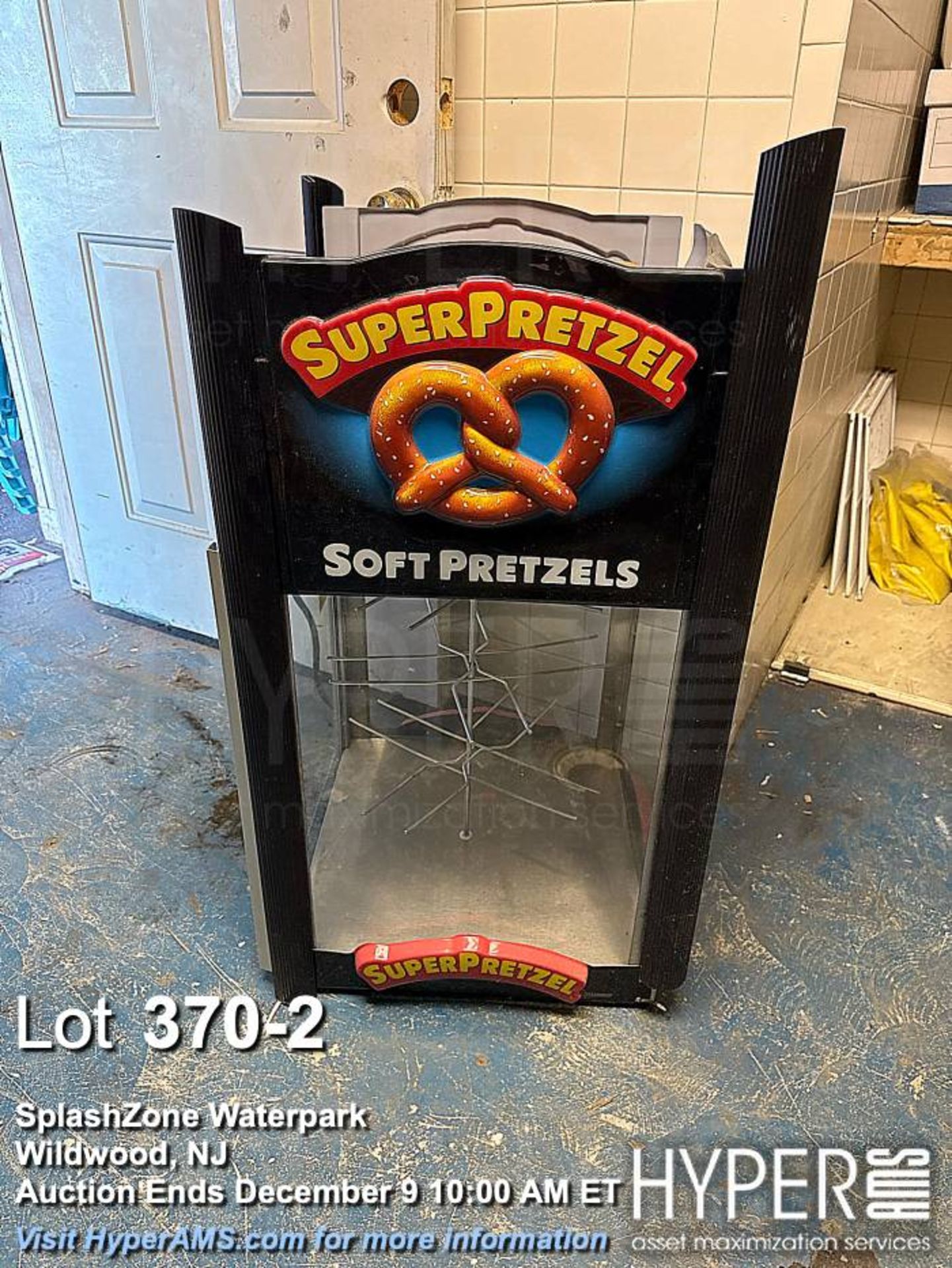 SuperPretzel 825 Warmer Display Case, 120V, 965W, Serial 11025-05108 - Image 2 of 4
