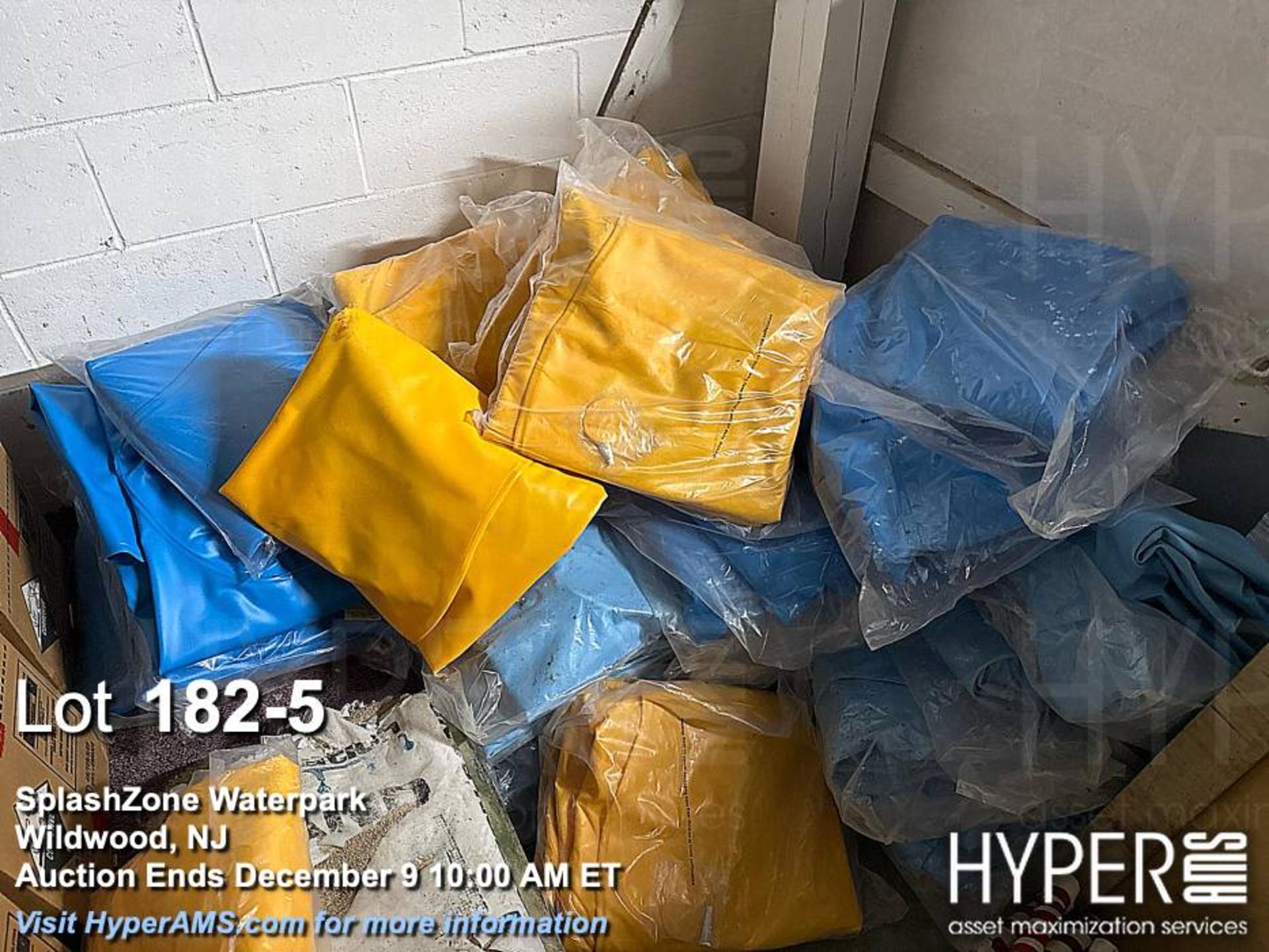 ZPRO ZC8V48 Inflatable Waterpark Tubes, Yellow & Blue, approximately 48 inches in diameter, 2-person - Image 5 of 8