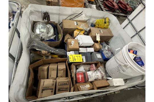 LOT OF (2) TOTES OF CATERPILLAR, BOBCAT PARTS AND HOSE, CABLES, CONNECTORS, ETC. - Image 1 of 2