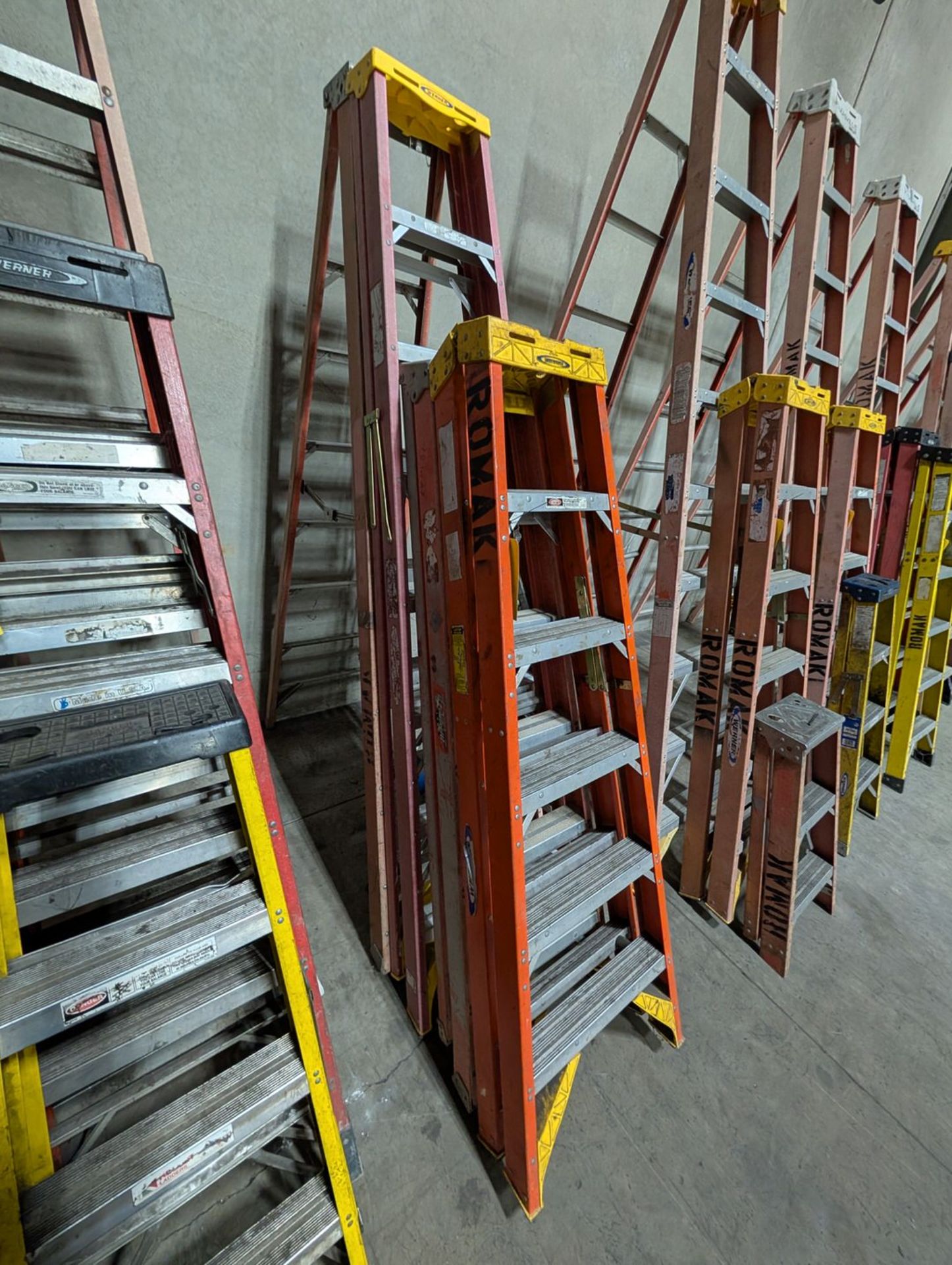 Waheed Ladder Rishka (4) Ladders (2) 8' (2) 6'