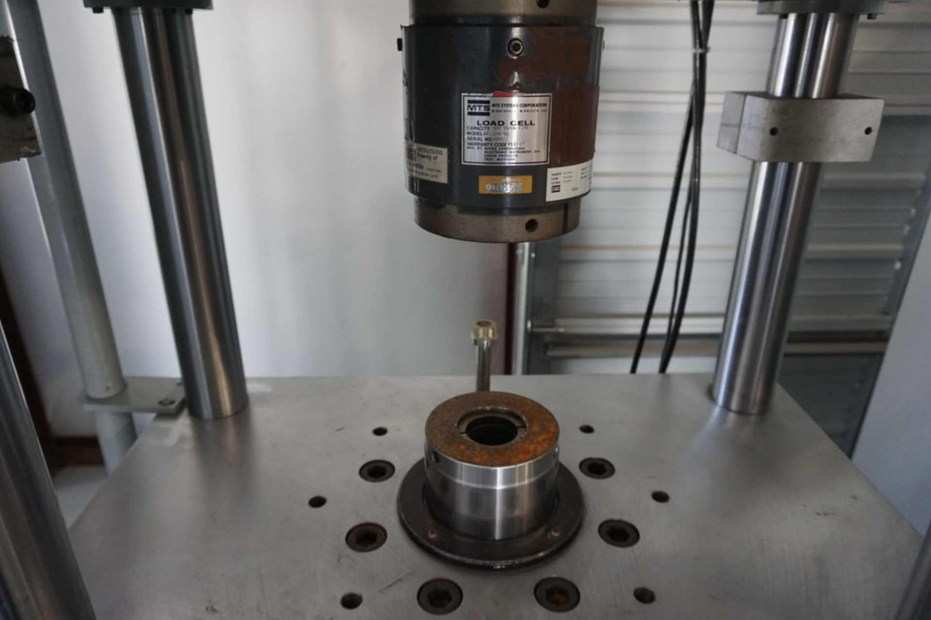 Mts 311 MTS MATERIAL SYSTEM MDL: 311.21 ASSEMBLY W/ MTS FLEX TEST SE CONTROLS