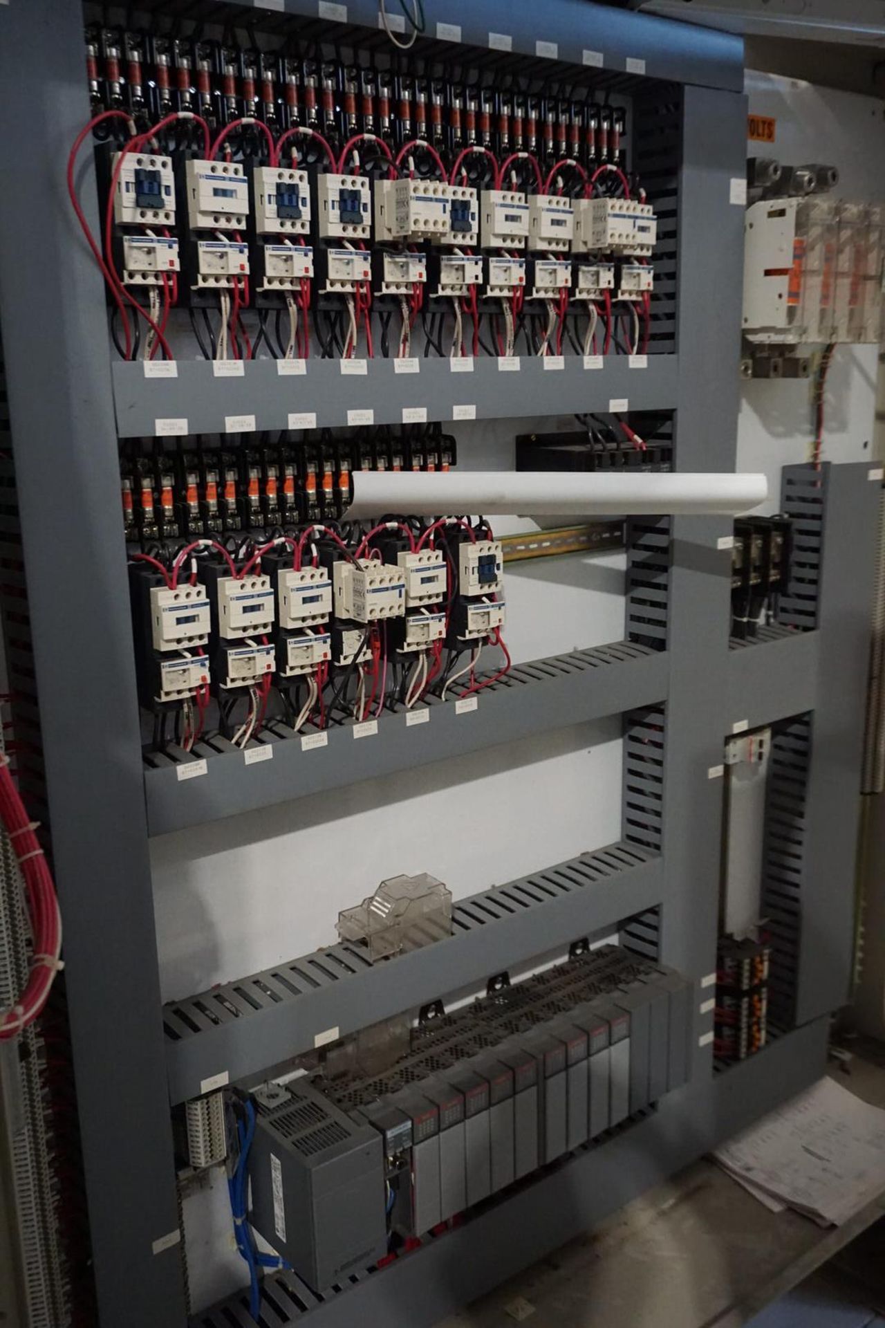 INDUSTRIAL HIGH VOLT CONTROL PANEL, 480V, 3PH, 13.5 AMPS