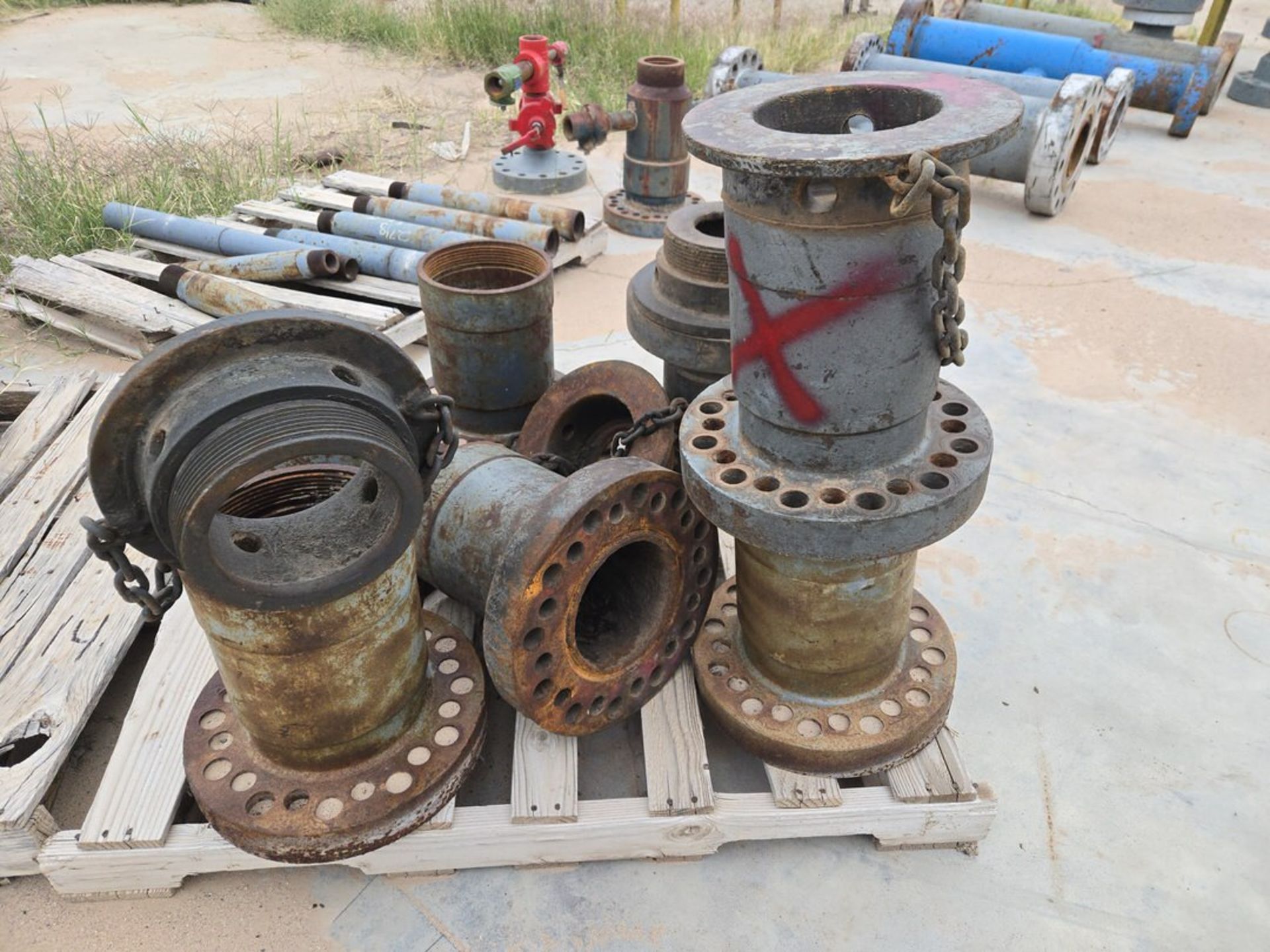 Floating Spool Pallet of Float Subs, Spools, Stripper Heads