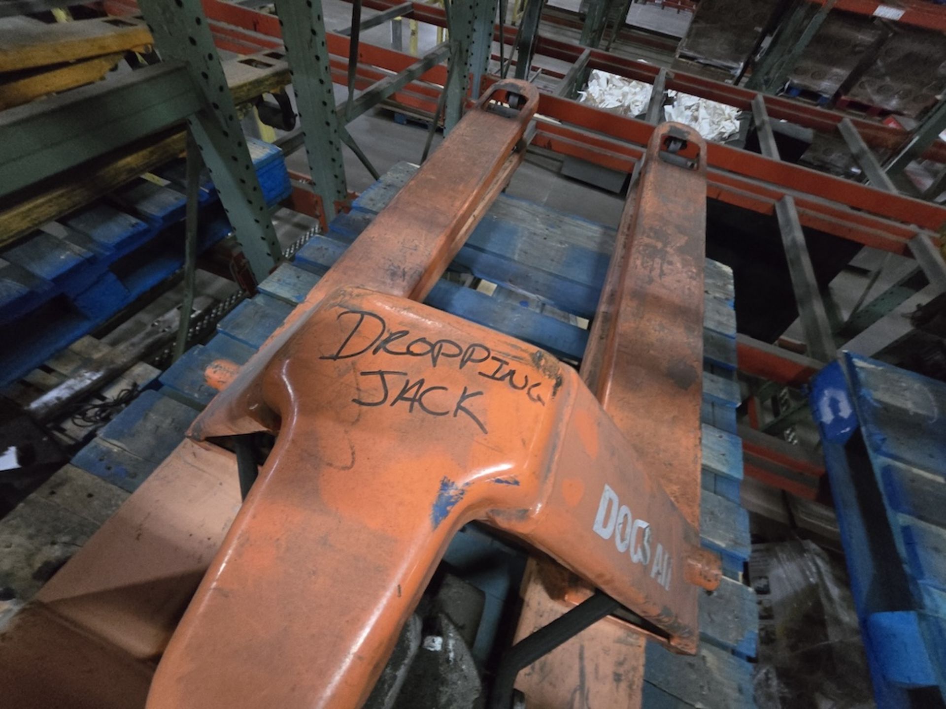 19-57-14 - Manual Pallet Jacks - Image 8 of 10