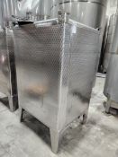 550 Gallon Maximum Capacity Vinquip Stainless Steel Beverage Tank , Top Mounted Access Hatch,
