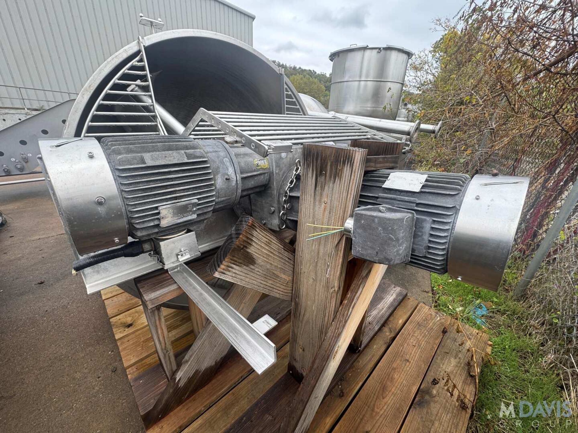 GROEN 300 GAL. DOUBLE MOTION JACKETED S/S KETTLE - Image 5 of 10