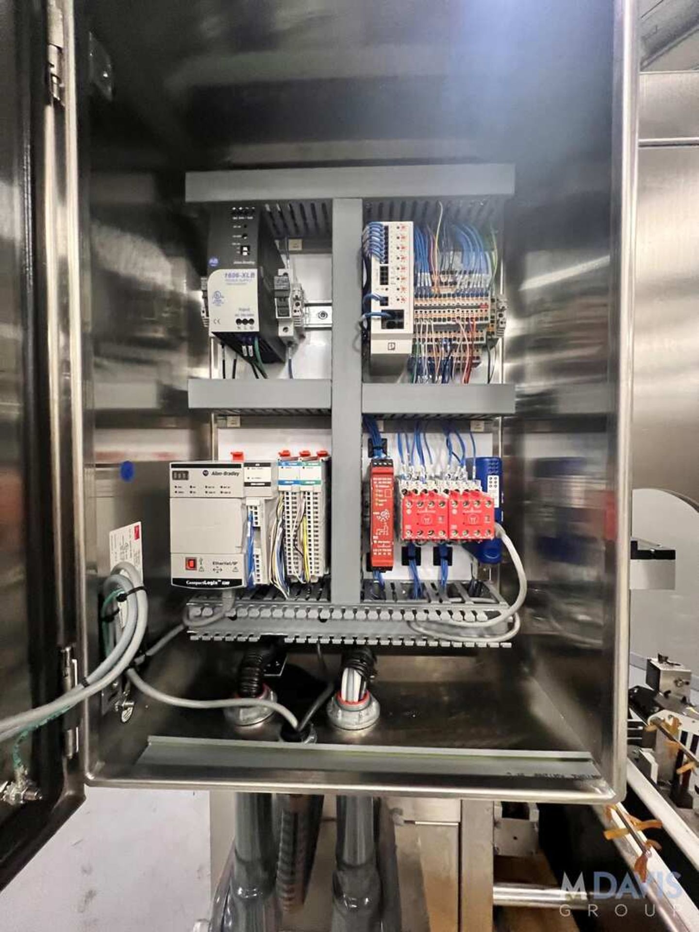 2018 SLEEVE SEALVERTICAL SLEEVE LABELER, MODEL SSL - FS1, S/N 08041710, WITH ALLEMN BRADLEY COMPACTL - Image 18 of 22