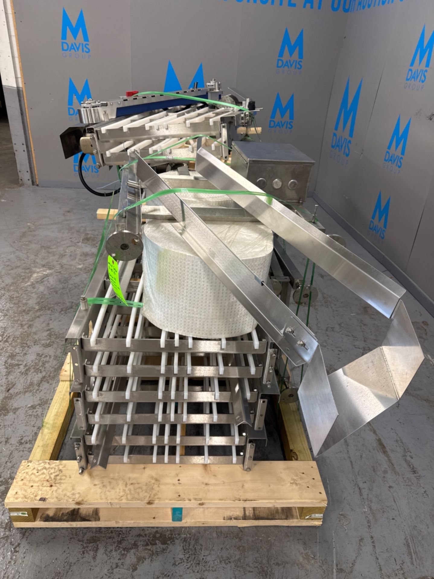 BOSTON S/S CONVEYOR SECTIONS WITH DRIVES - Image 2 of 10