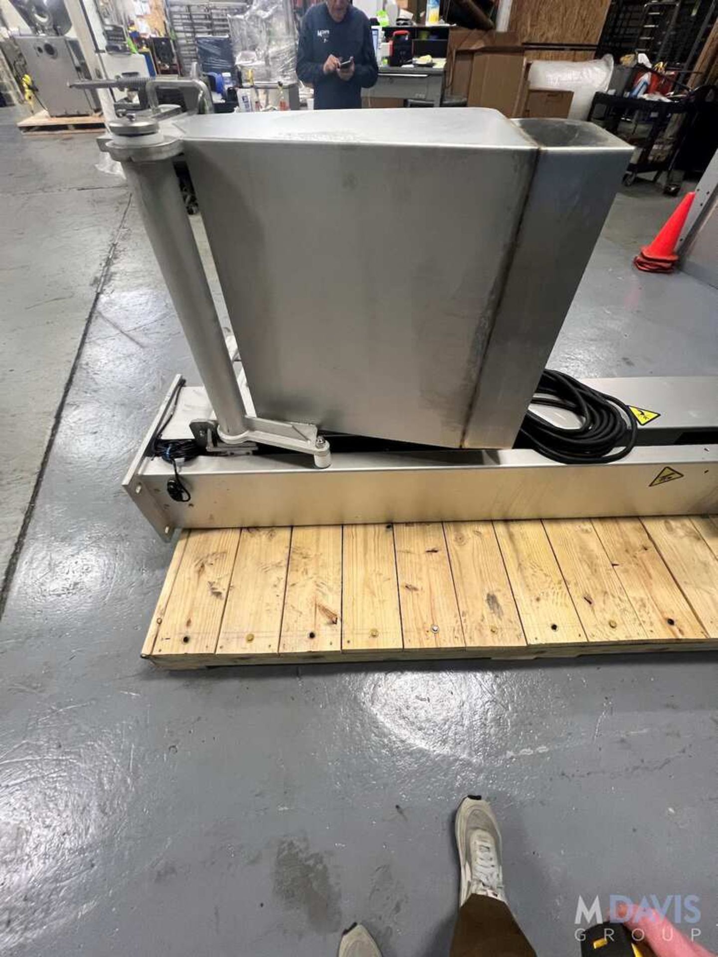 MEPACO S/S TOTE / BUGGY COLUMN LIFT / DUMP, MODEL CD1000, S/N 6594-6, 600 LB CAPACITY (INVENTORY # - Image 13 of 16