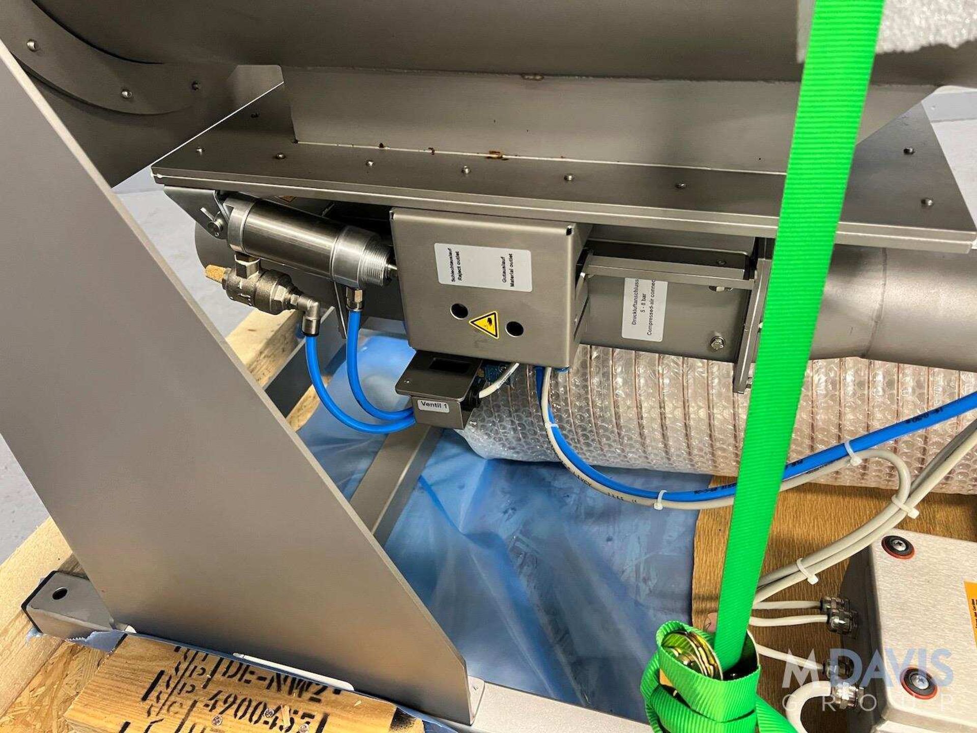 NEW FOREIGN BODY DETECTION SYSTEM INCLUDING 2020 SESOTEC FLOW THROUGH METAL DETECTOR, TYPE GF 4000-8 - Image 19 of 19