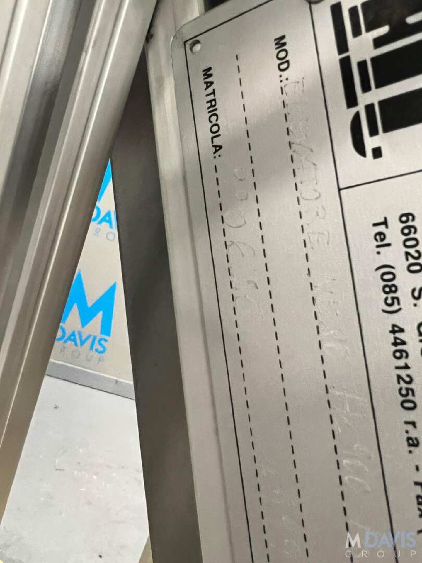 BOTTLE HOPPER WITH CLEATED ELEVATING CONVEYOR, MODEL ELEVATORE NE 80 HC 900 HS 1715, S/N 9906125, LE - Image 16 of 19