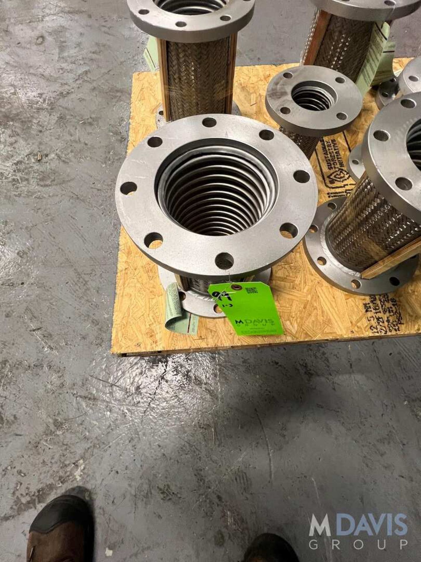 (3) NEW METRAFLEX FLANGED FLEXIBLE METAL HOSE AND PUMP CONNECTOR WITH CORRUGATED HOSE AND BRAID (IN - Image 5 of 7