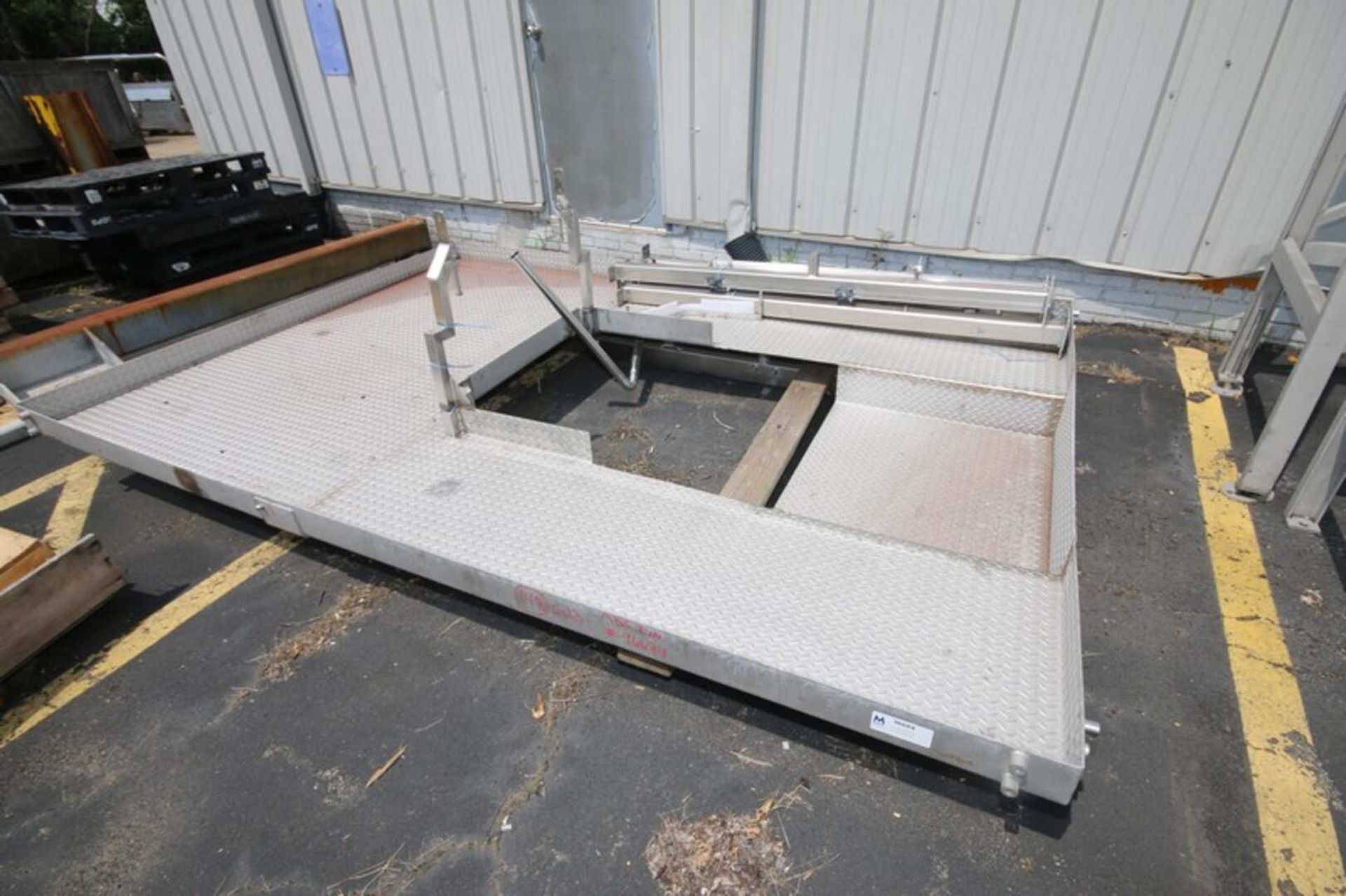 127" L x 88" W S/S VFFS / Scale Platform