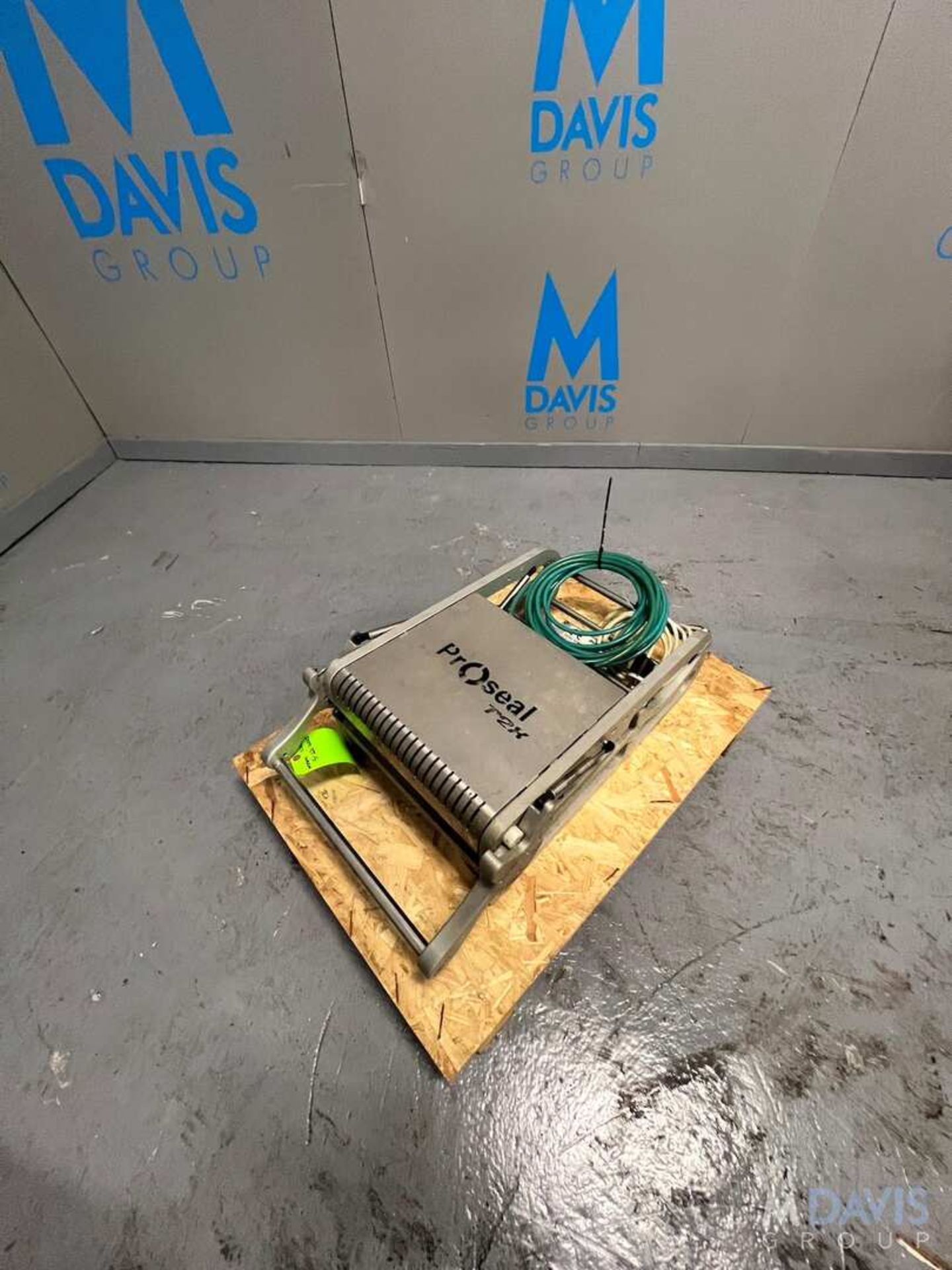 PROSEAL BENCHTOP/MANUAL TRAY SEALER, MODEL T2X, S/N SN-M-03696, 120 V, 60 HZ(INVENTORY # ) (LOCATED