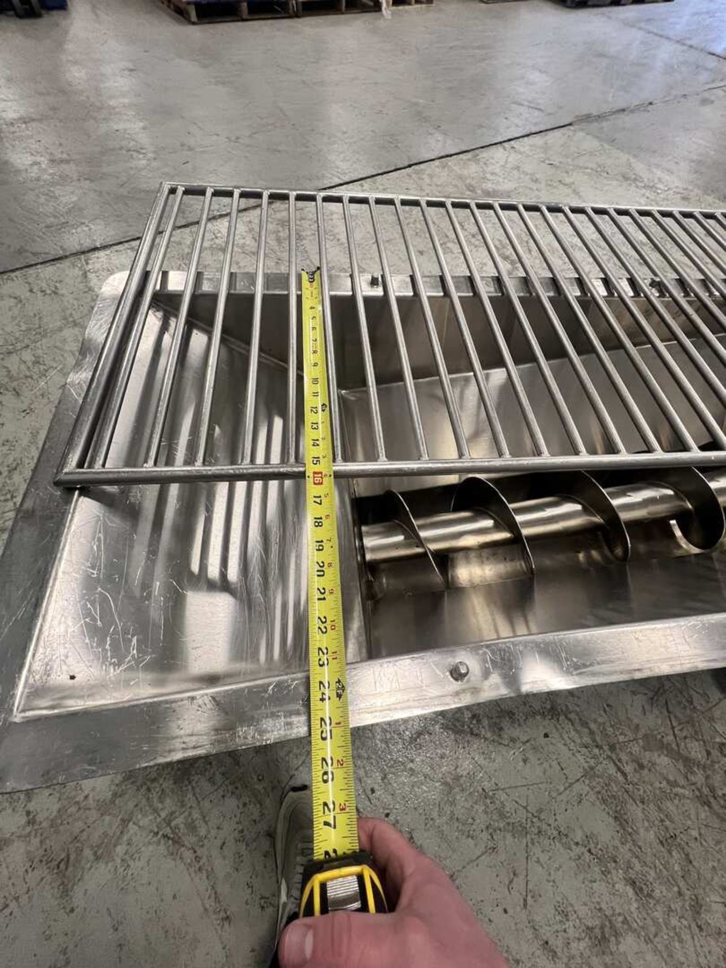 MTC 13 FT L PORTABLE INCLINED S/S AUGER CONVEYOR / HOPPER - Image 22 of 30