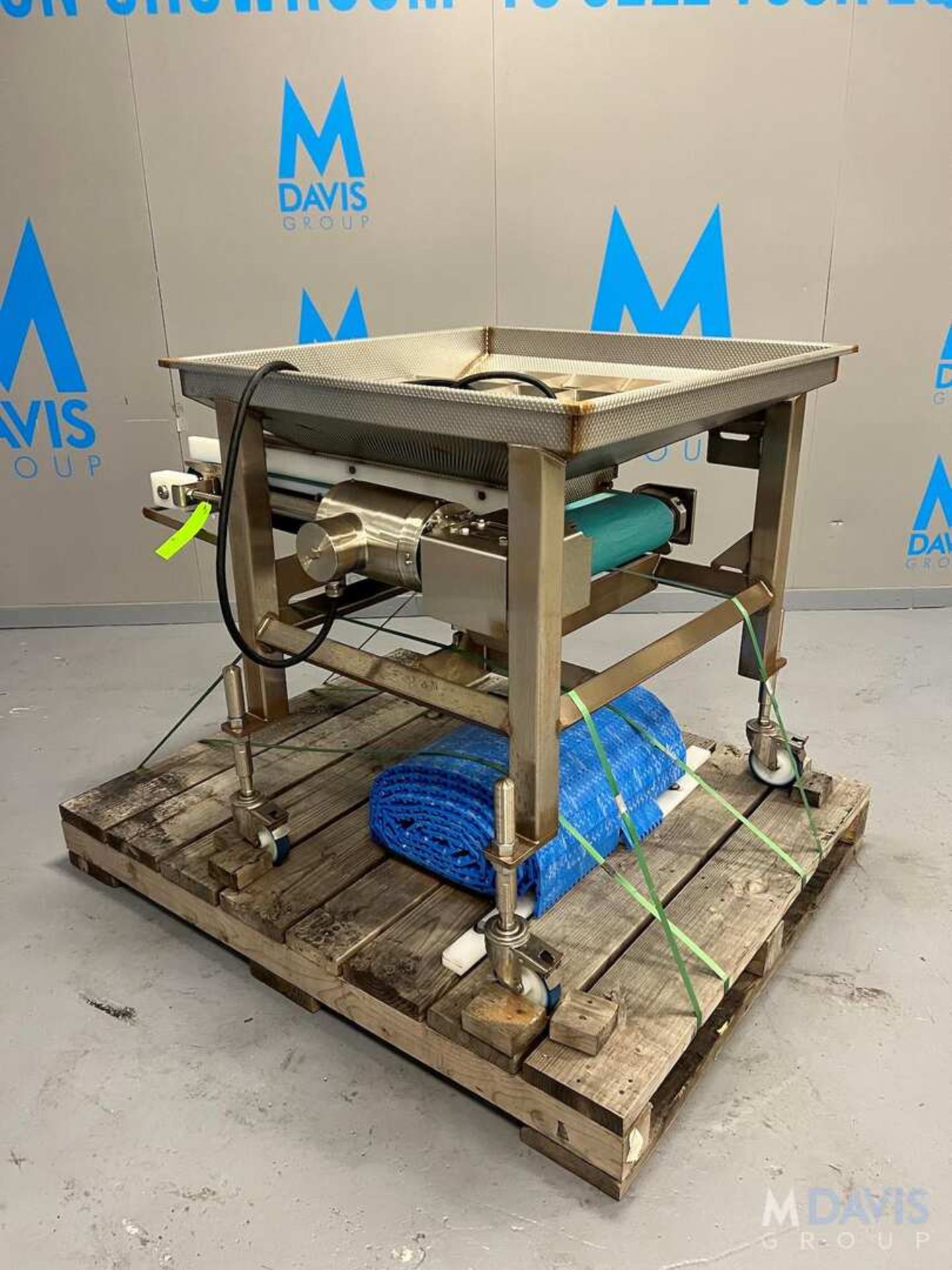 HARRIS CONVEYOR WITH S/S HOPPER, MODEL H-M-F-14-FMB3, S/N 80895-2, APPROX. 14 IN. W BELT CONVEYOR WI