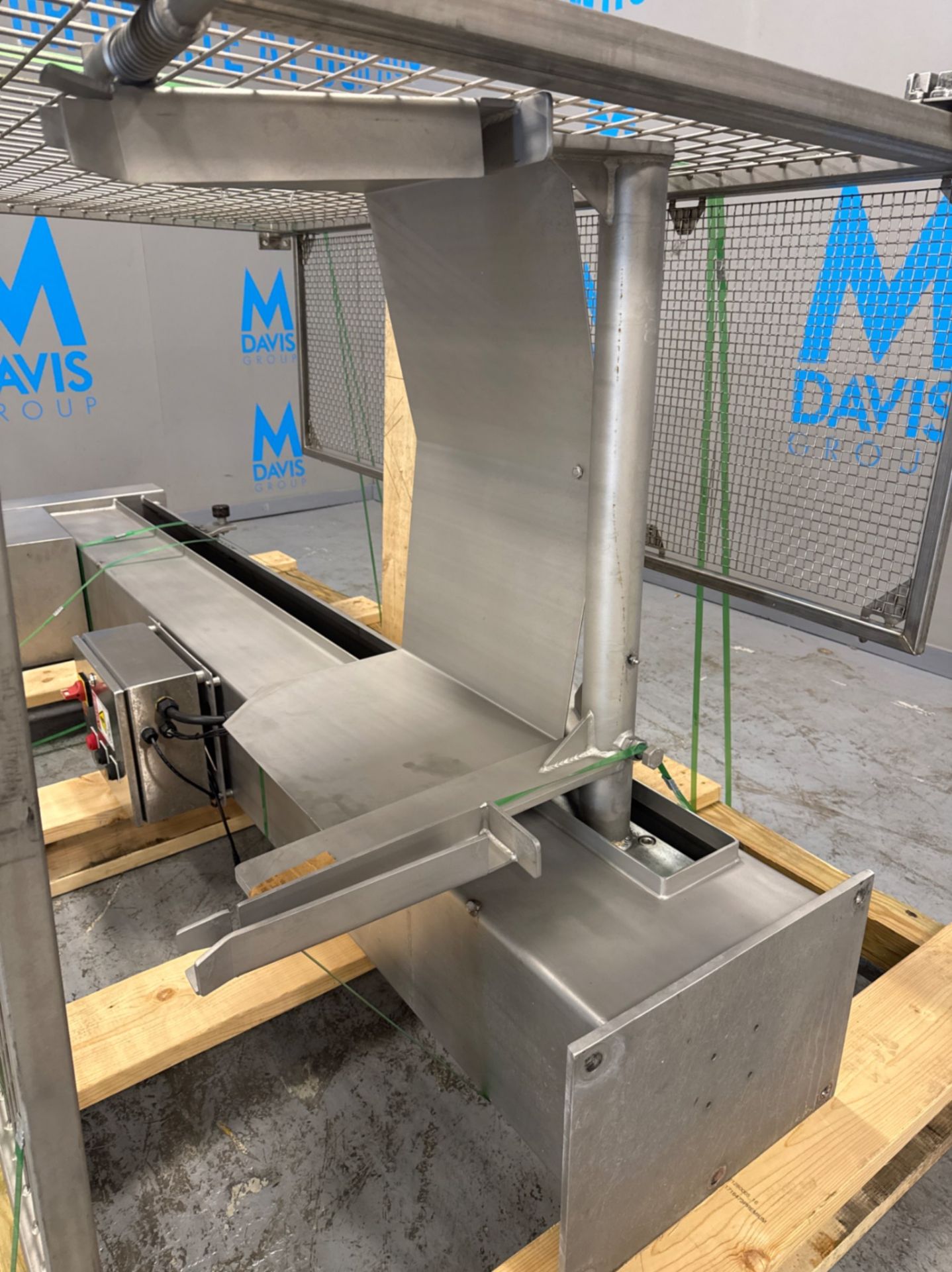 AMFEC S/S VERTICAL COLUMN CART LIFT - Image 3 of 9