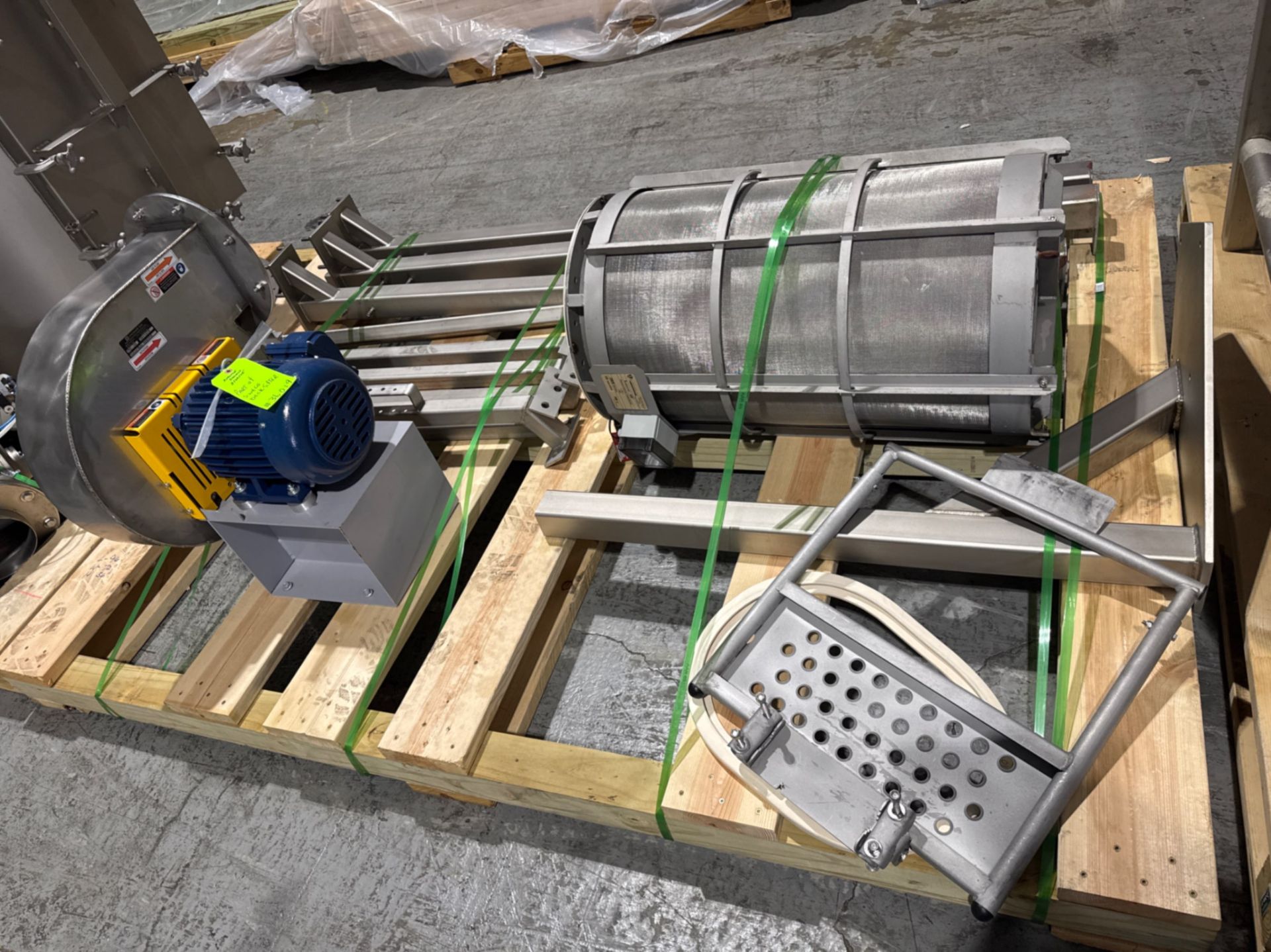 Sweco 46 S/S Deck Sifter with Flexicon Bag Dump Station with Dust Collection System - Image 17 of 29