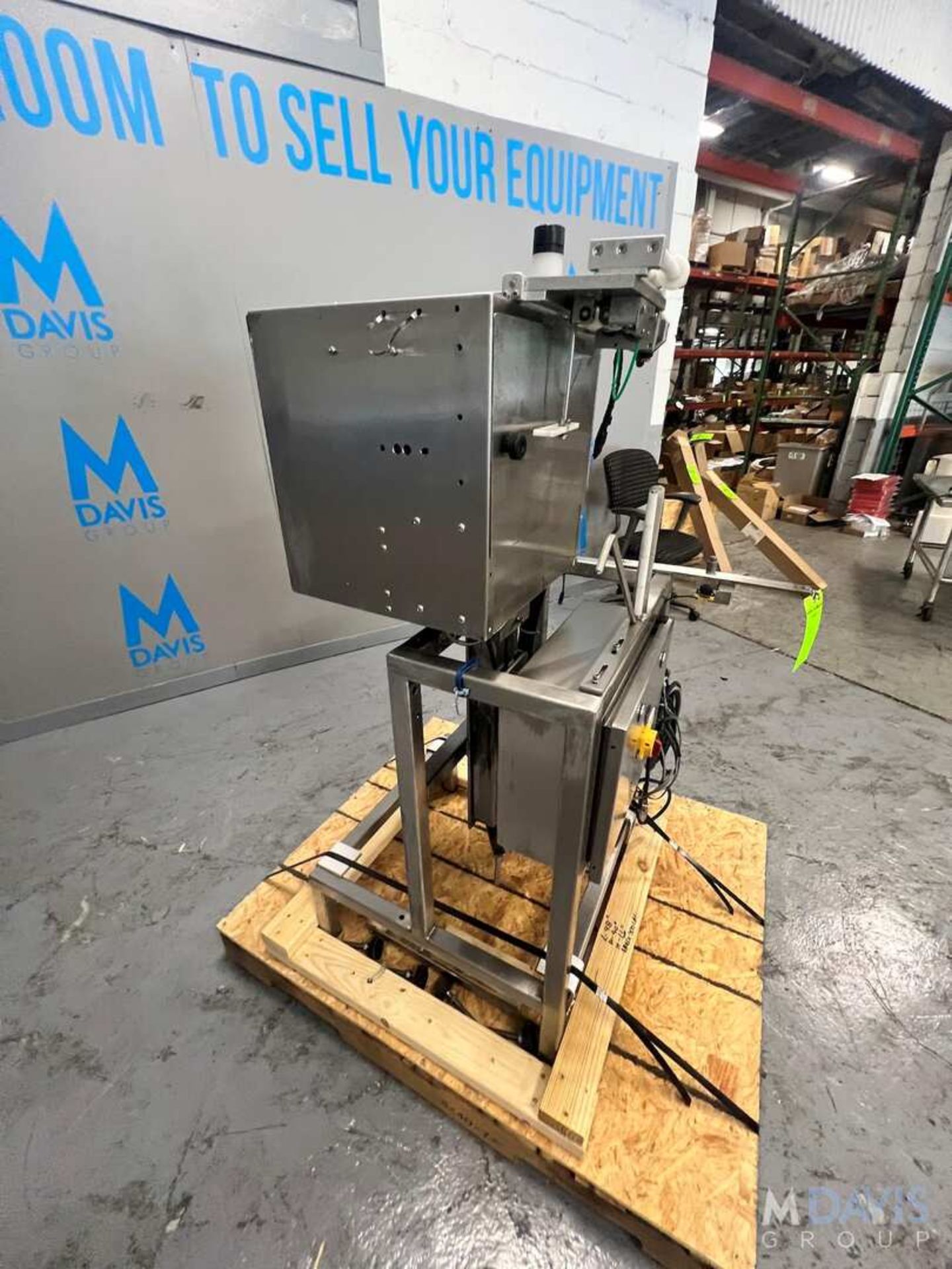 MARBURG S/S AUTOCAP SEALER / NECK BANDER, MODEL M-625-CT2-FB, S/N 29637, ALLEN BRADLEY CONTROLS (IN - Image 9 of 14