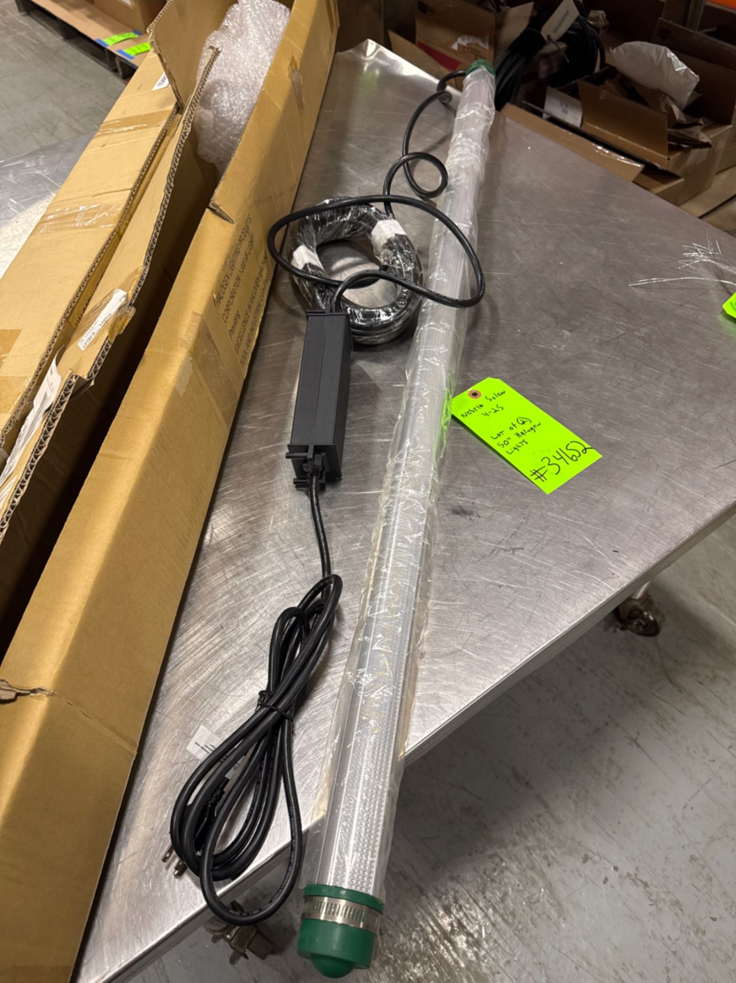 LOT OF (2) HALOGEN LIGHTNING PRODUCTS 50 HALOGEN LIGHTS - Image 2 of 6