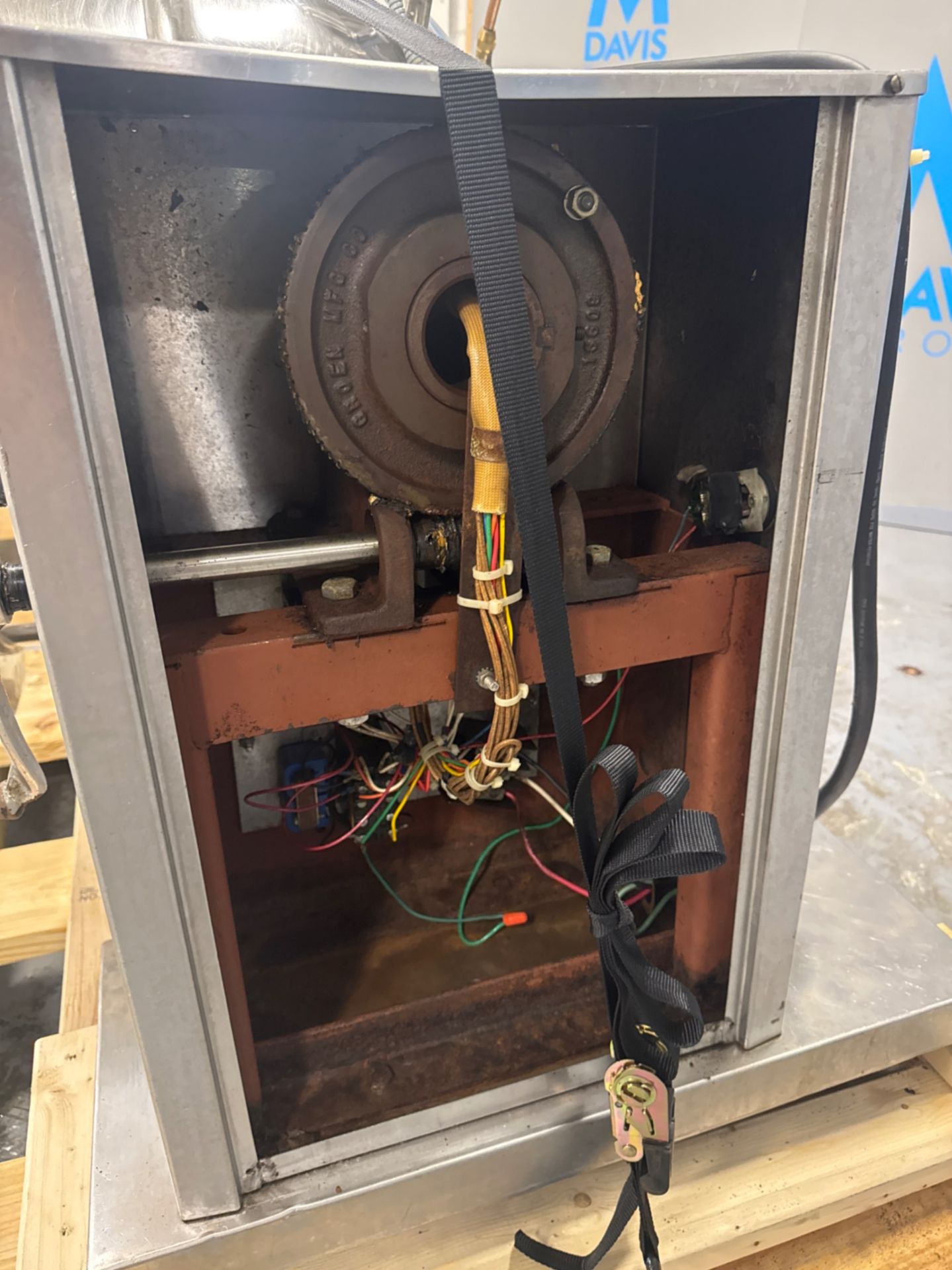 Groen 60 Gallon Jacketed S/S Tilting Kettle - Image 4 of 9