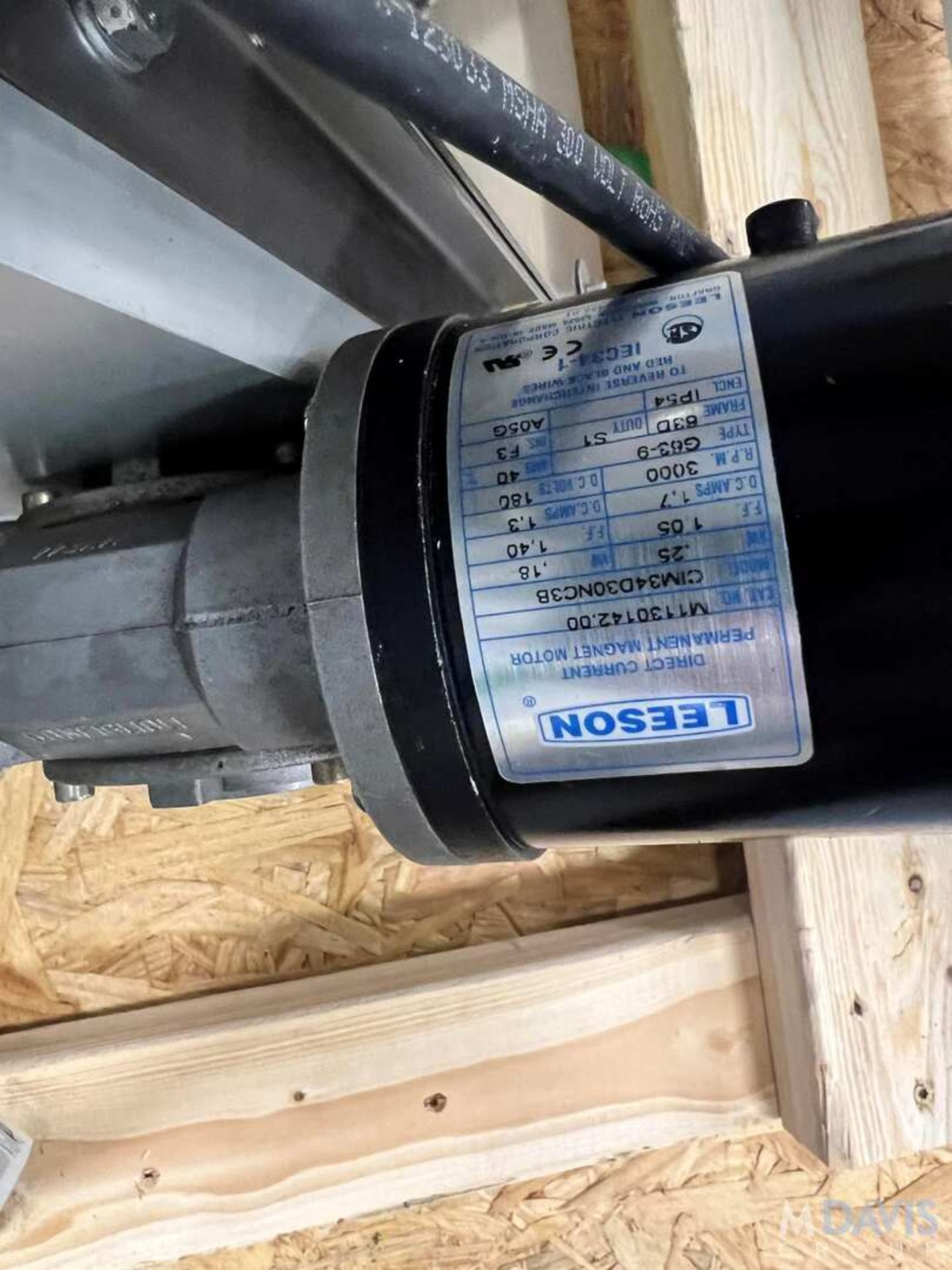 BOTTLE HOPPER WITH CLEATED ELEVATING CONVEYOR, MODEL ELEVATORE NE 80 HC 900 HS 1715, S/N 9906125, LE - Image 15 of 19