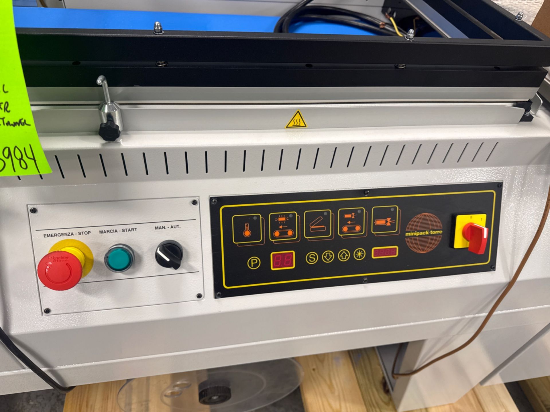 Minipack Media Matic L-Bar Sealer / Shrink Tunnel - Image 9 of 10