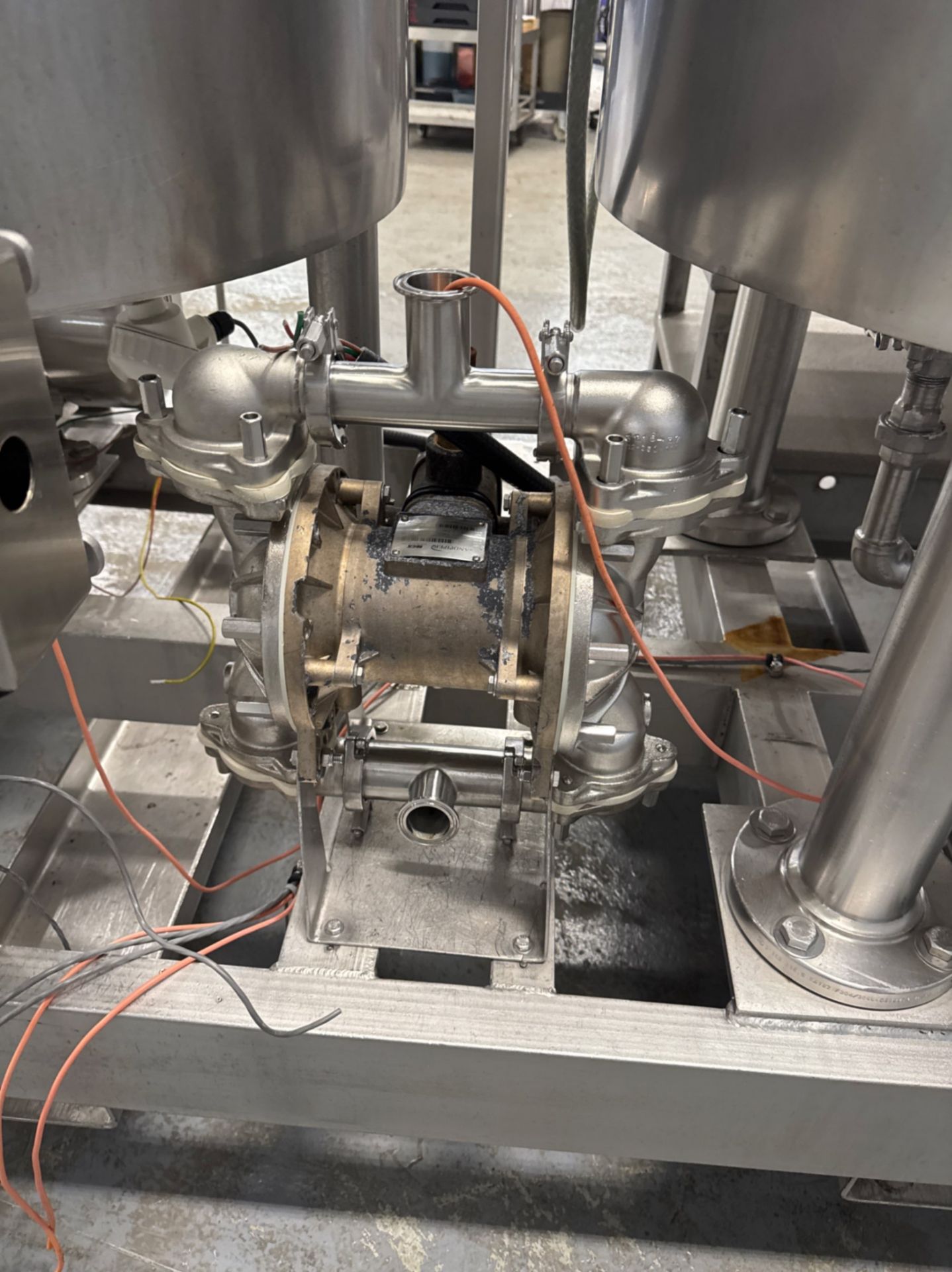 LEE 2 - TANK S/S MIXING SYSTEM ON SKID - Image 13 of 15