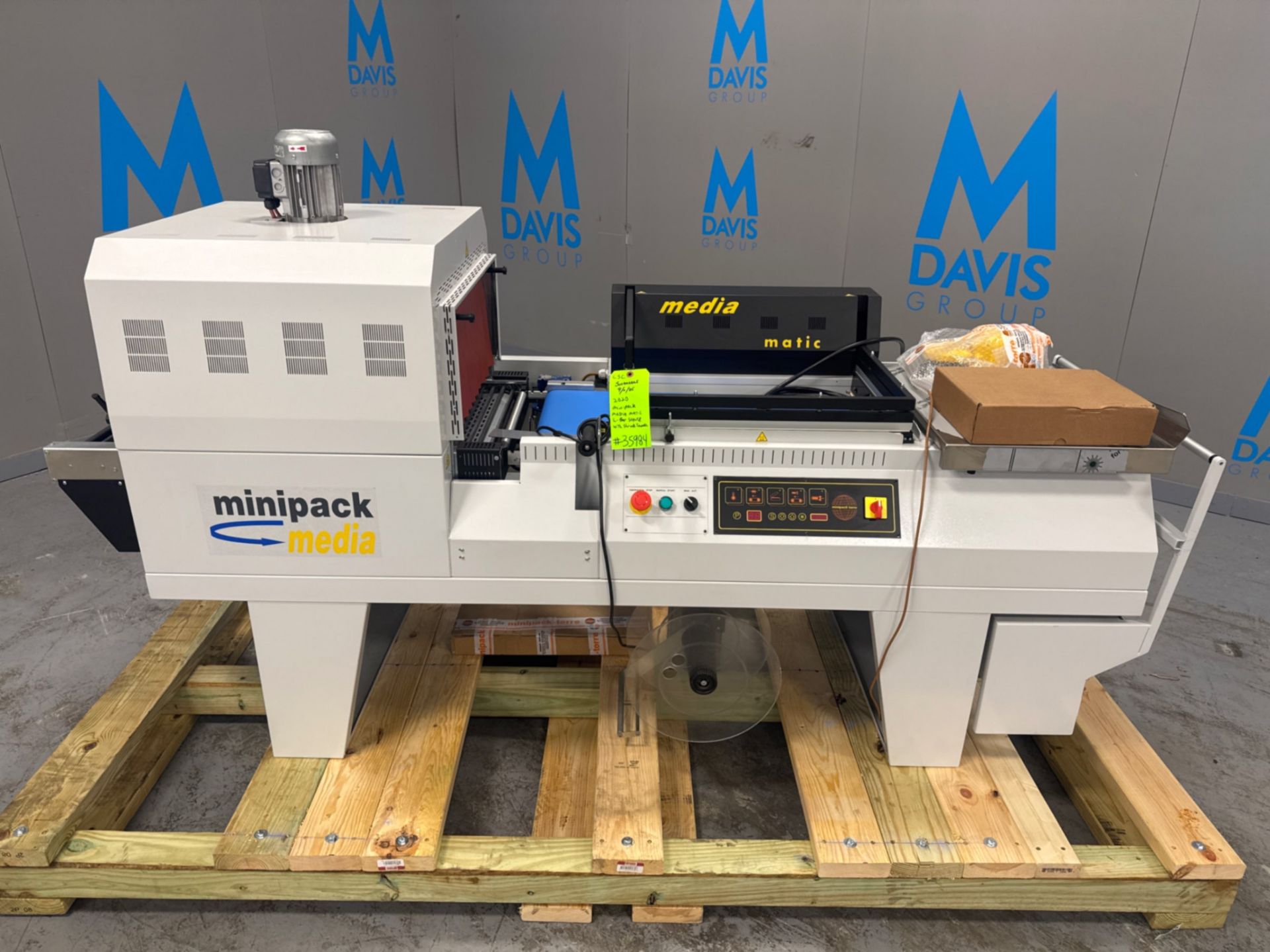 Minipack Media Matic L-Bar Sealer / Shrink Tunnel
