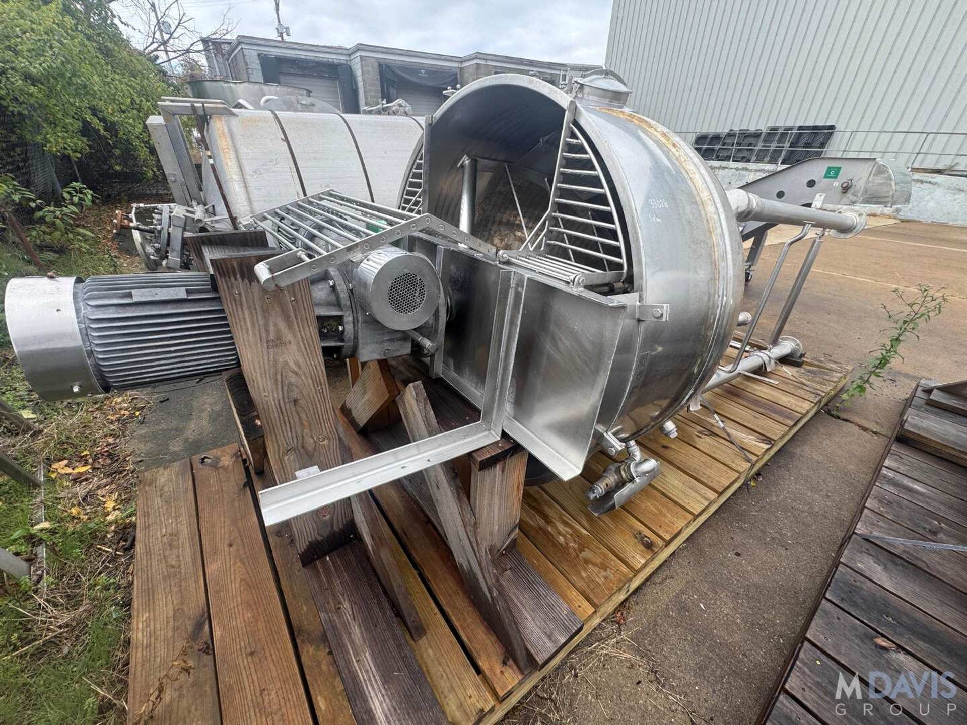 GROEN 300 GAL. DOUBLE MOTION JACKETED S/S KETTLE - Image 4 of 10