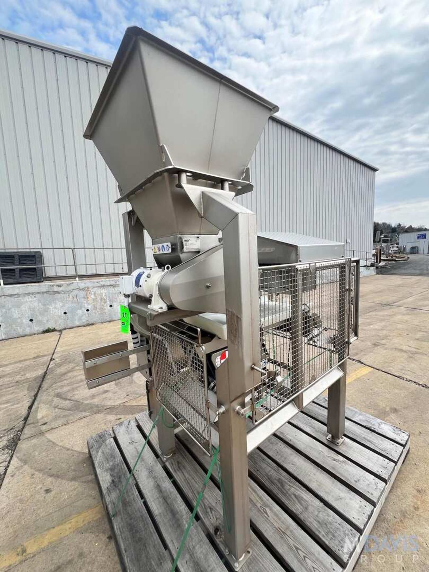 2020 KEY TECHNOLOGIES VIBRATORY CONVEYOR WITH VISION INSPECTION SYSTEM, MODEL SH01-088663, S/N W1134 - Image 3 of 26
